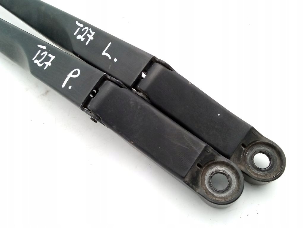 Toyota Avensis III 3 T27 wiper arm front EU