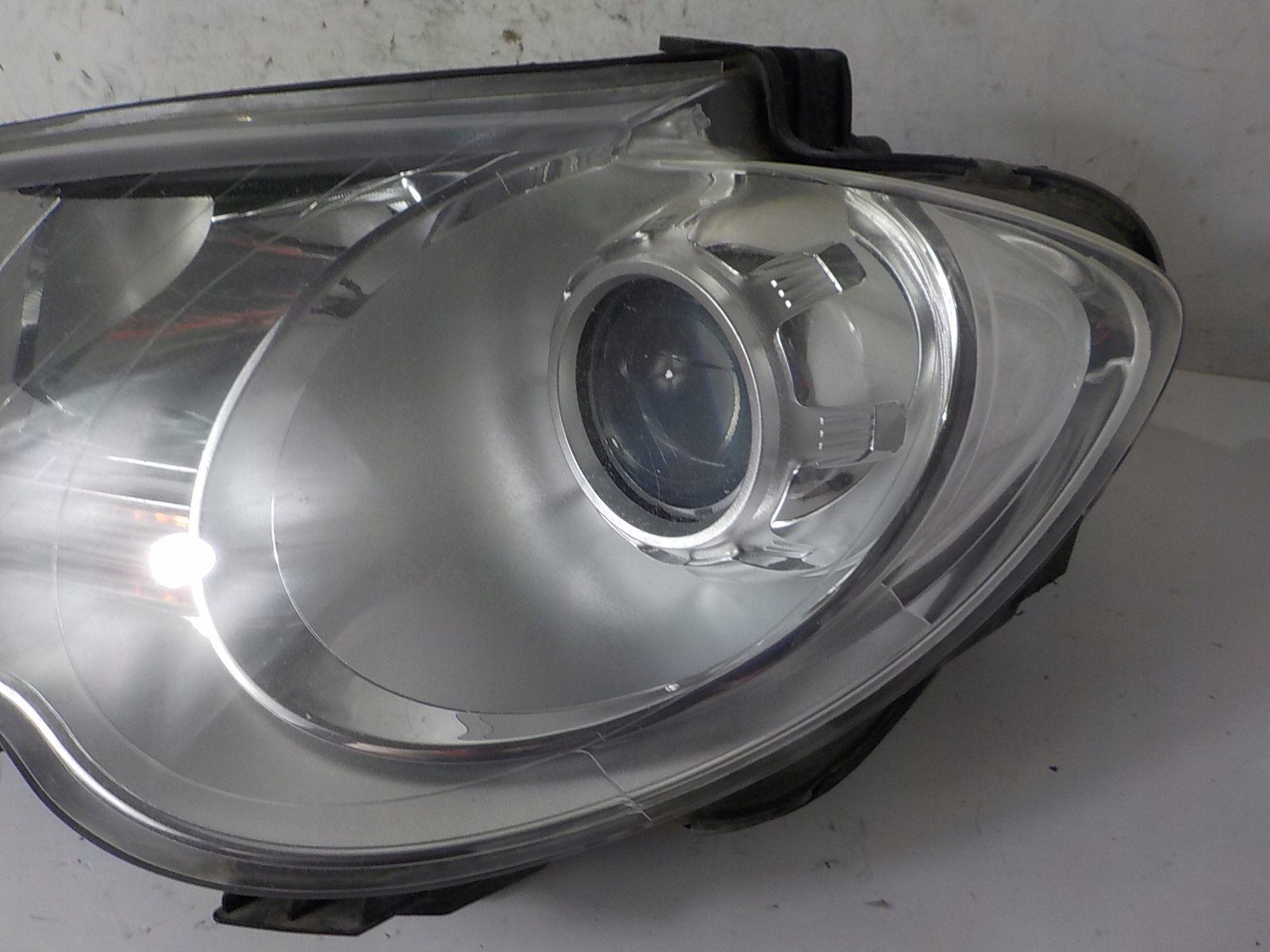 VOLKSWAGEN TOURAN and LIFT light left front front UK