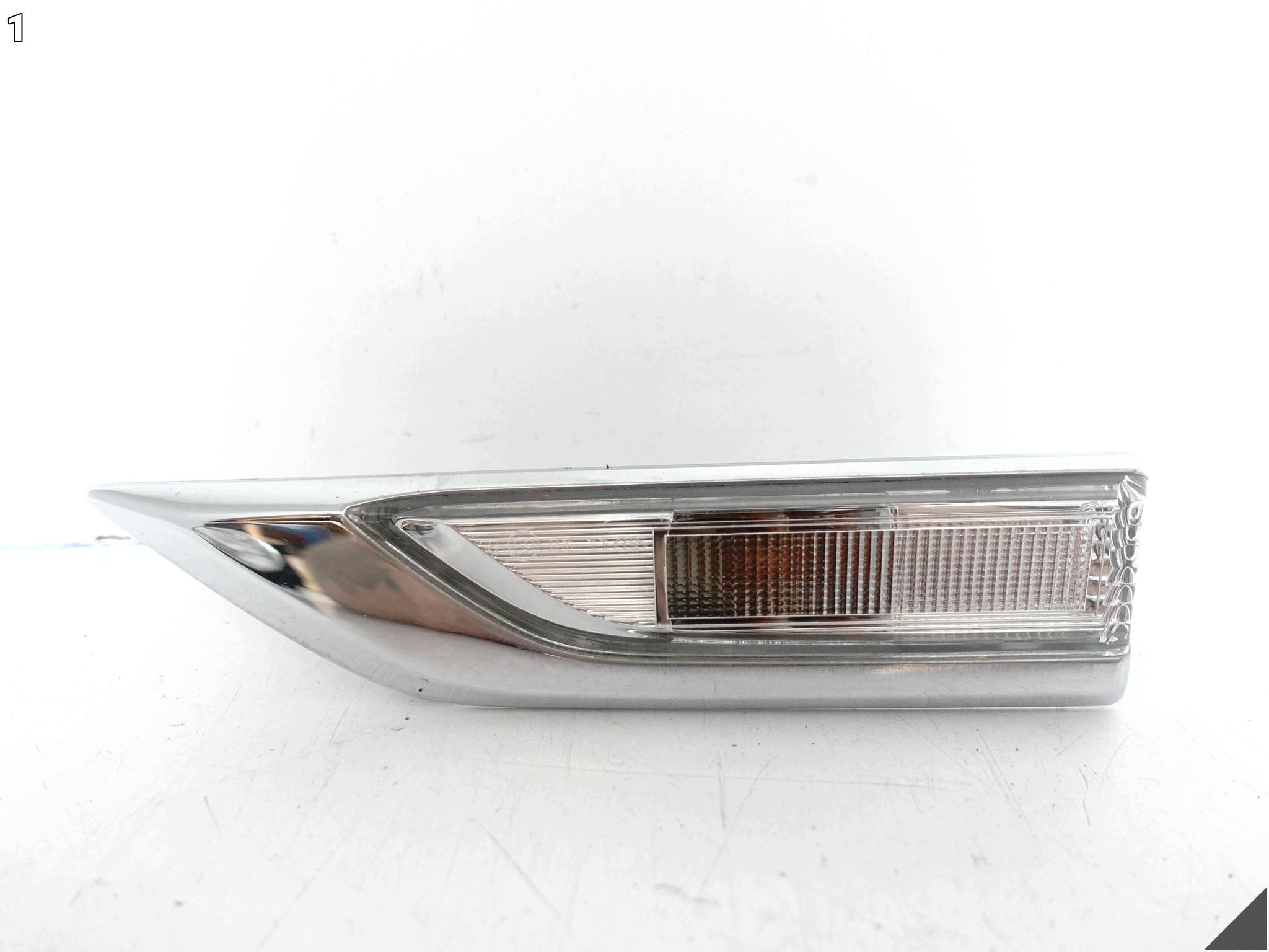 VW CADDY 2K5 LIFT 15-20 indicator blinker W fender front left CHROM