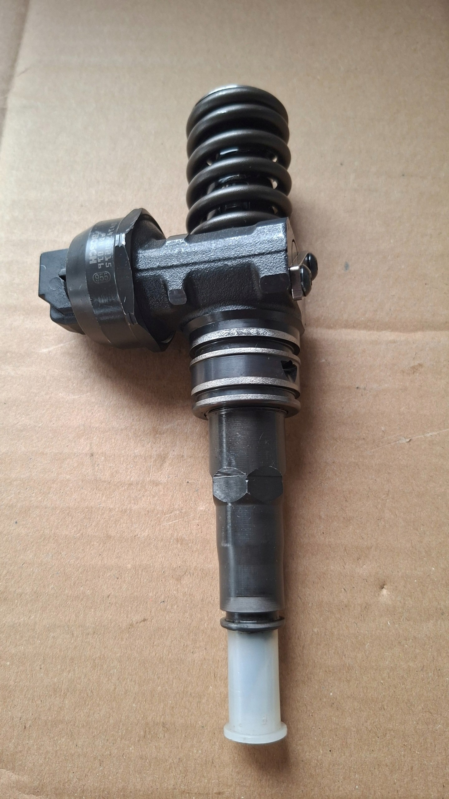 Pumpedüse BOSCH VW 1.9TDI 0414720215 WYDRUK