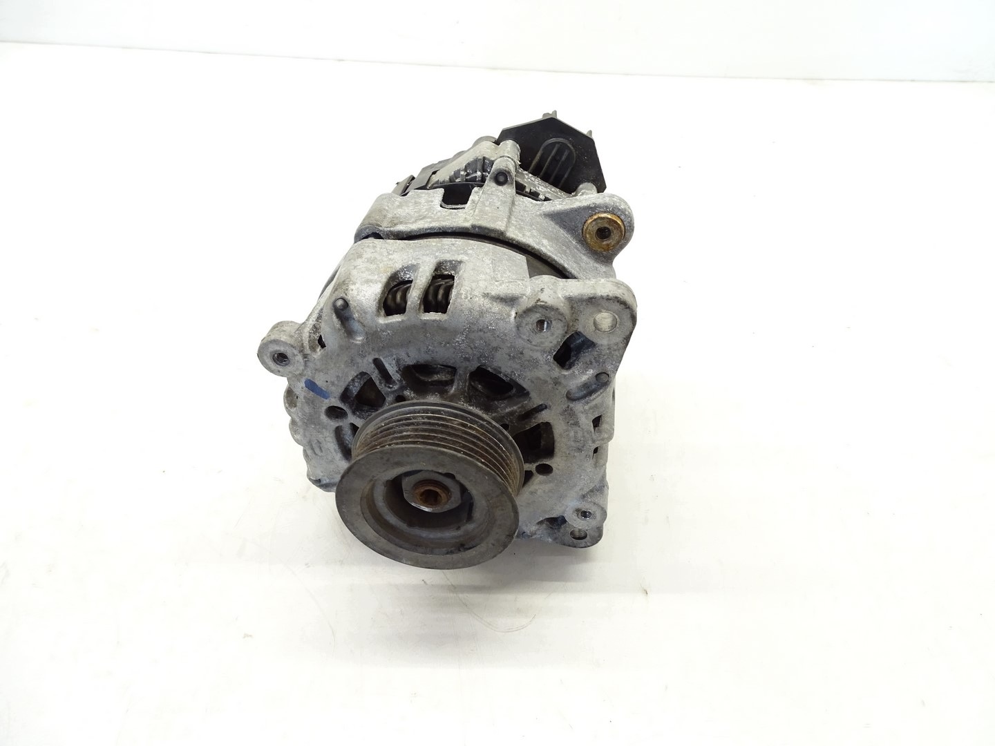 ALTERNATOR AUDI A4 B9 8W A5 II F5 A6 C8 2.0 TDI 04L903018A