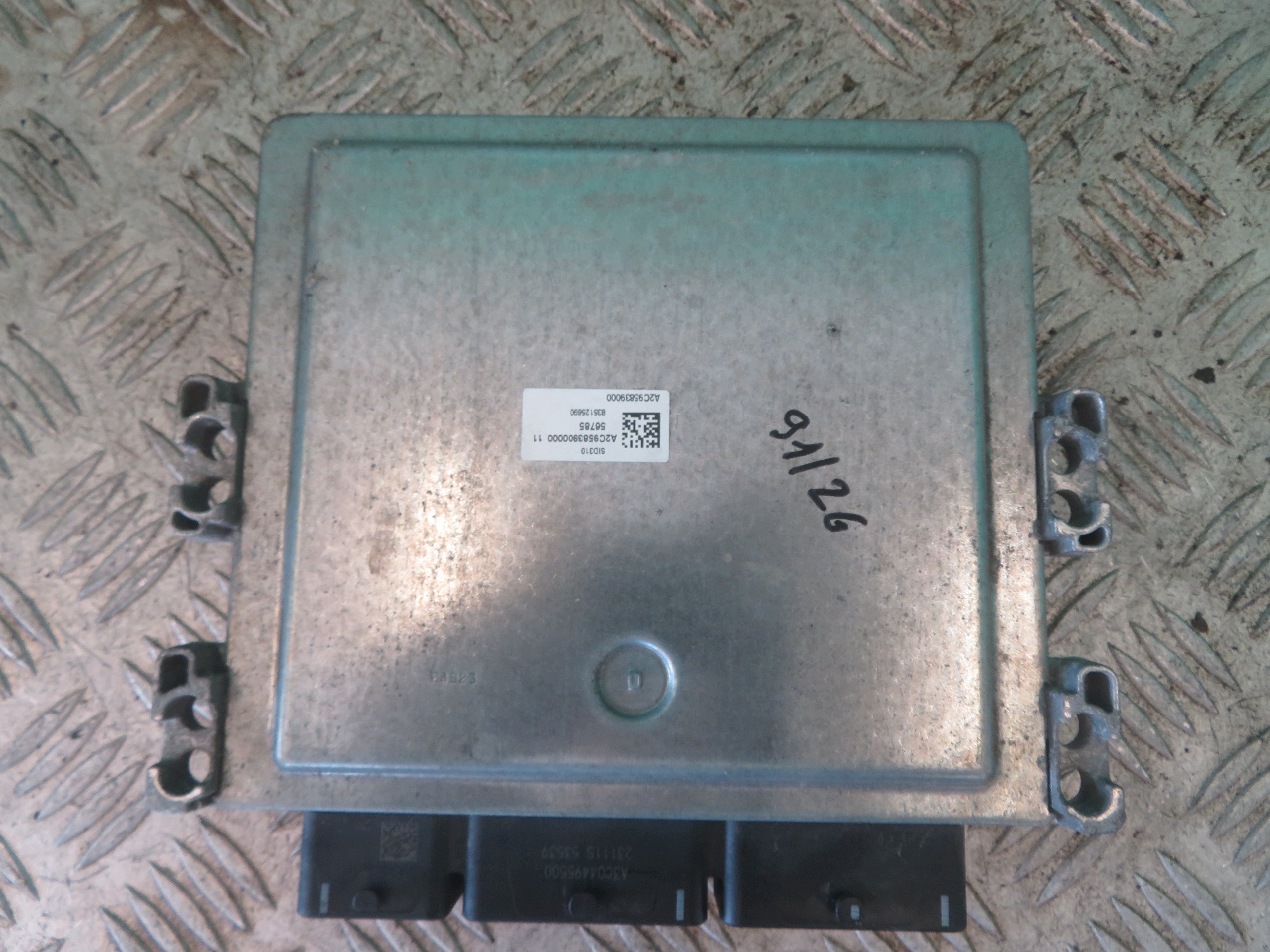 computer control unit of the engine RENAULT MASTER OPEL MOVANO 2.3 24R 237100464V