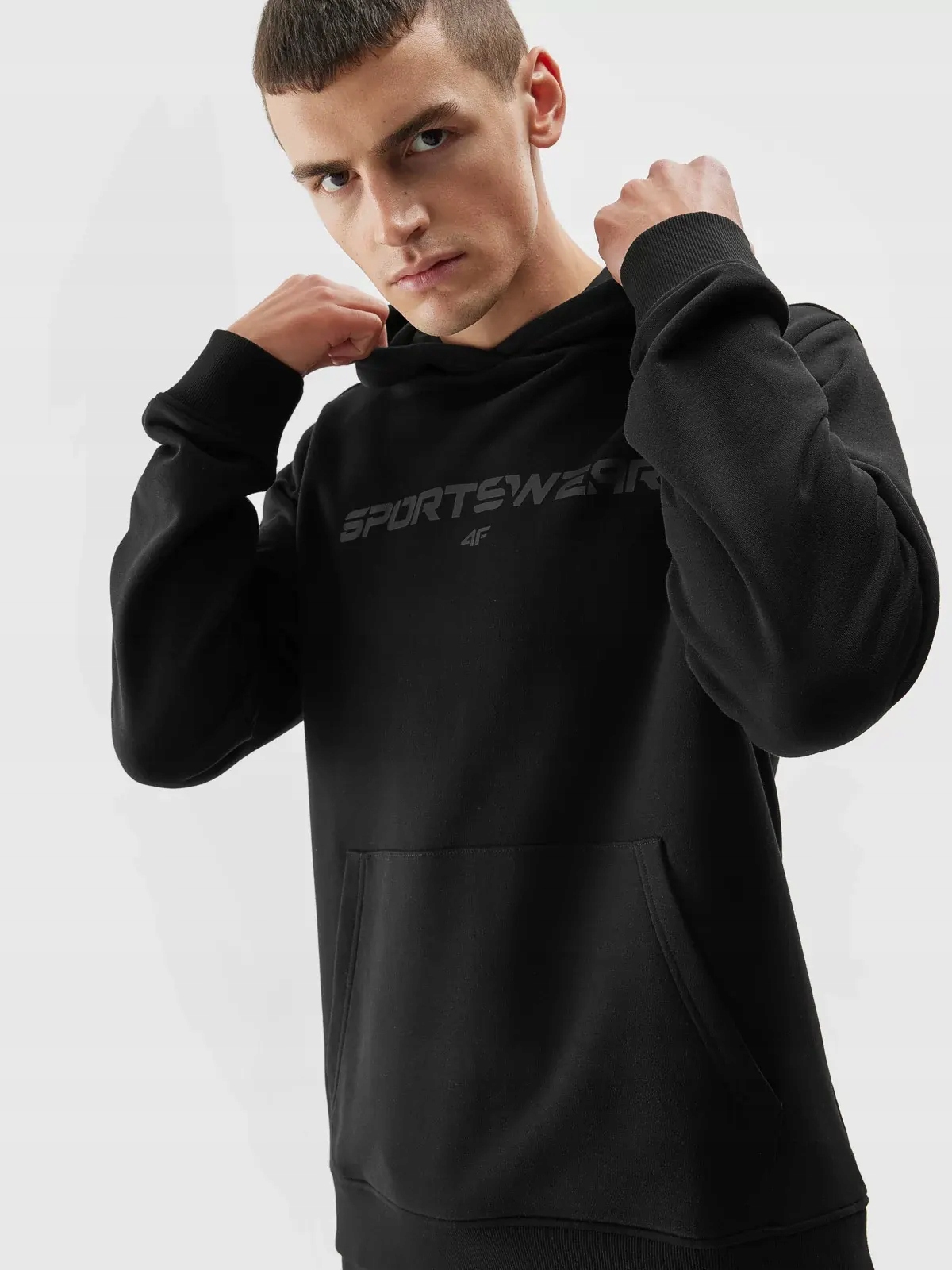 BLUZA MĘSKA 4F DRESOWA Z KAPTUREM SPORT AW230773 Dekolt okrągły