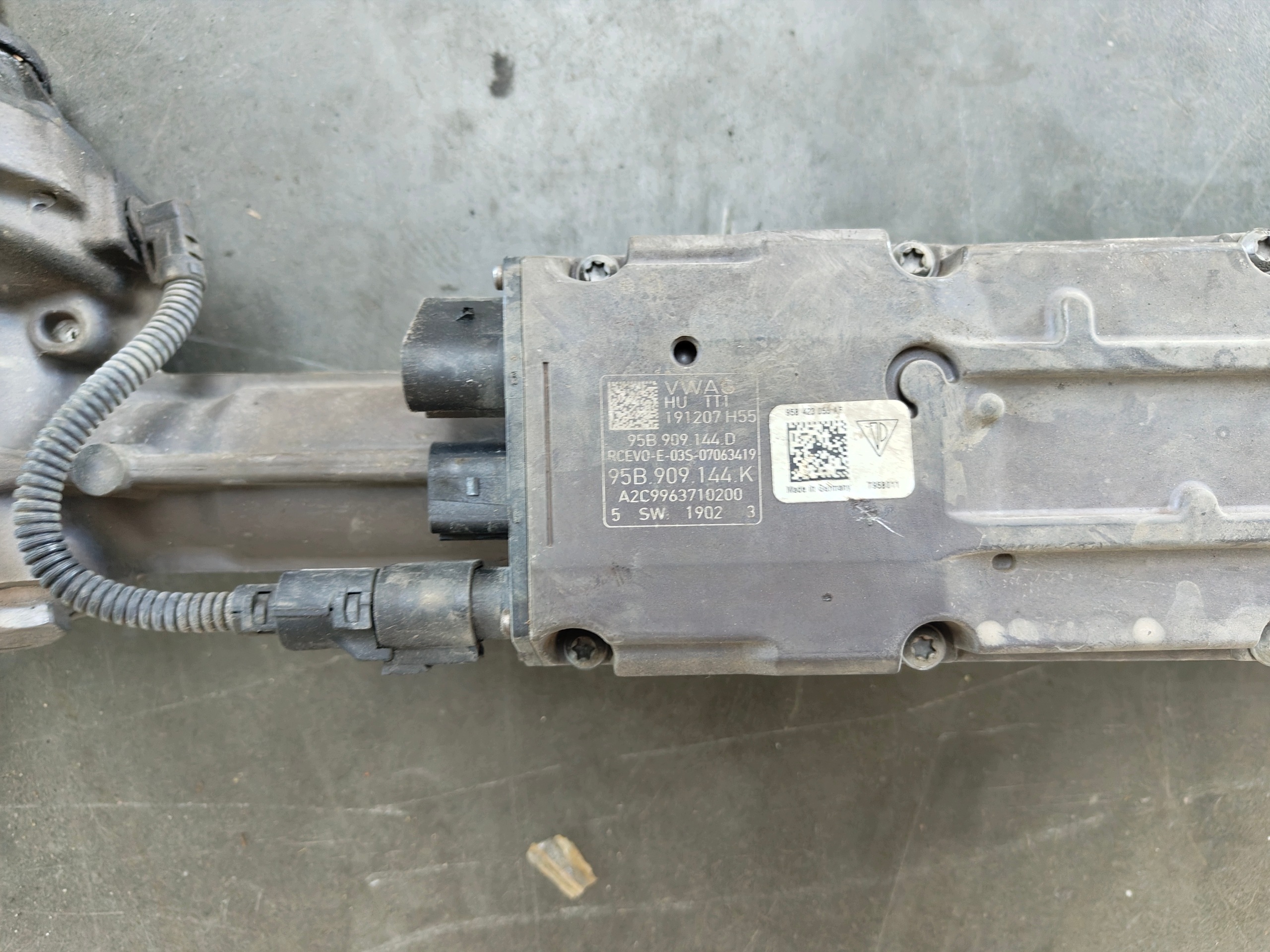 PORSCHE MACAN 95B control drag rod servo steering 95B423055AF