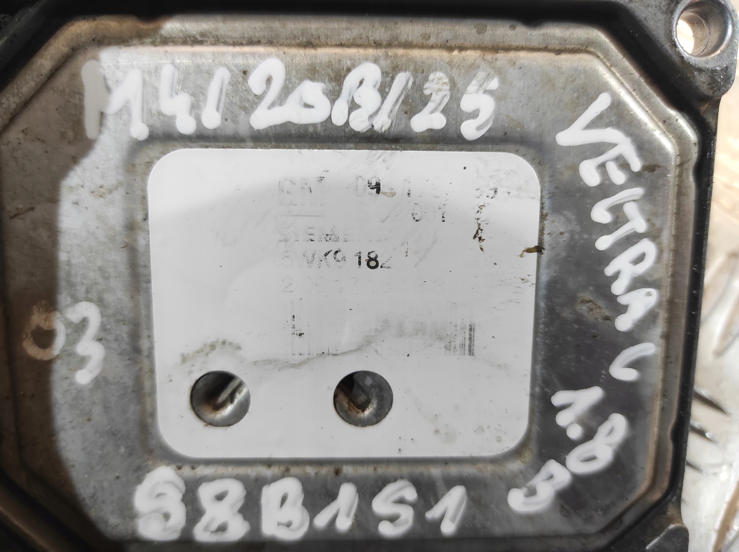 computer control unit of the engine OPEL VECTRA C 1.8 B 09179499 5WK9182