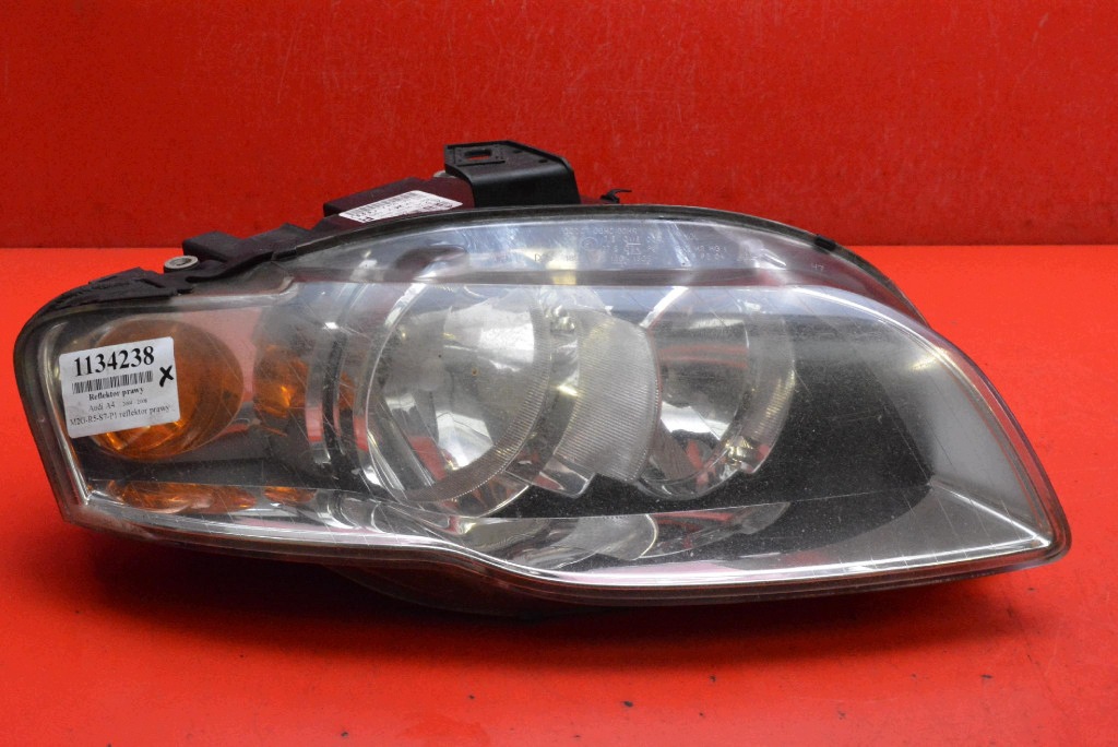 REFLEKTOR right light front EU 8E0941004AJ AUDI A4 B7 04-08