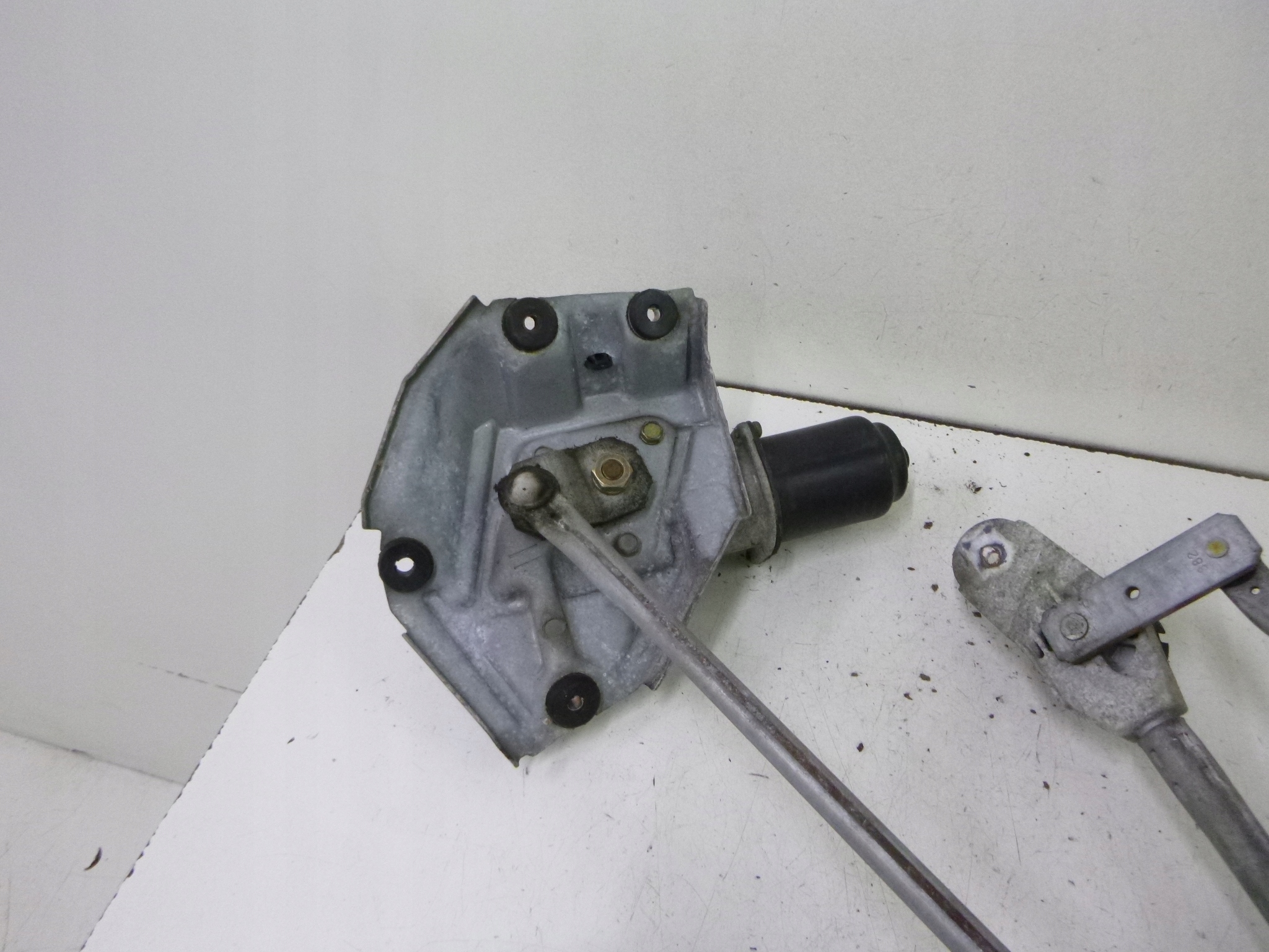 wiper mechanism front Mitsubishi Lancer VII