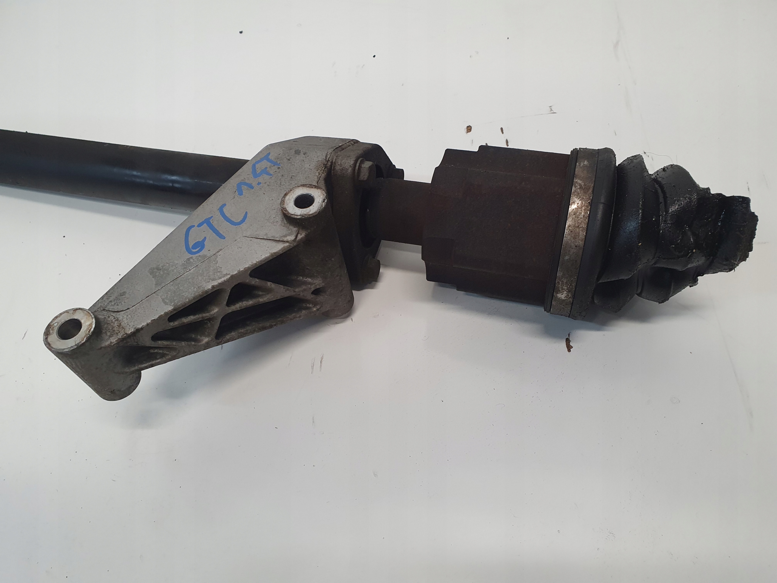 OPEL ASTRA J GTC Demi axe Droit Support 1.4T