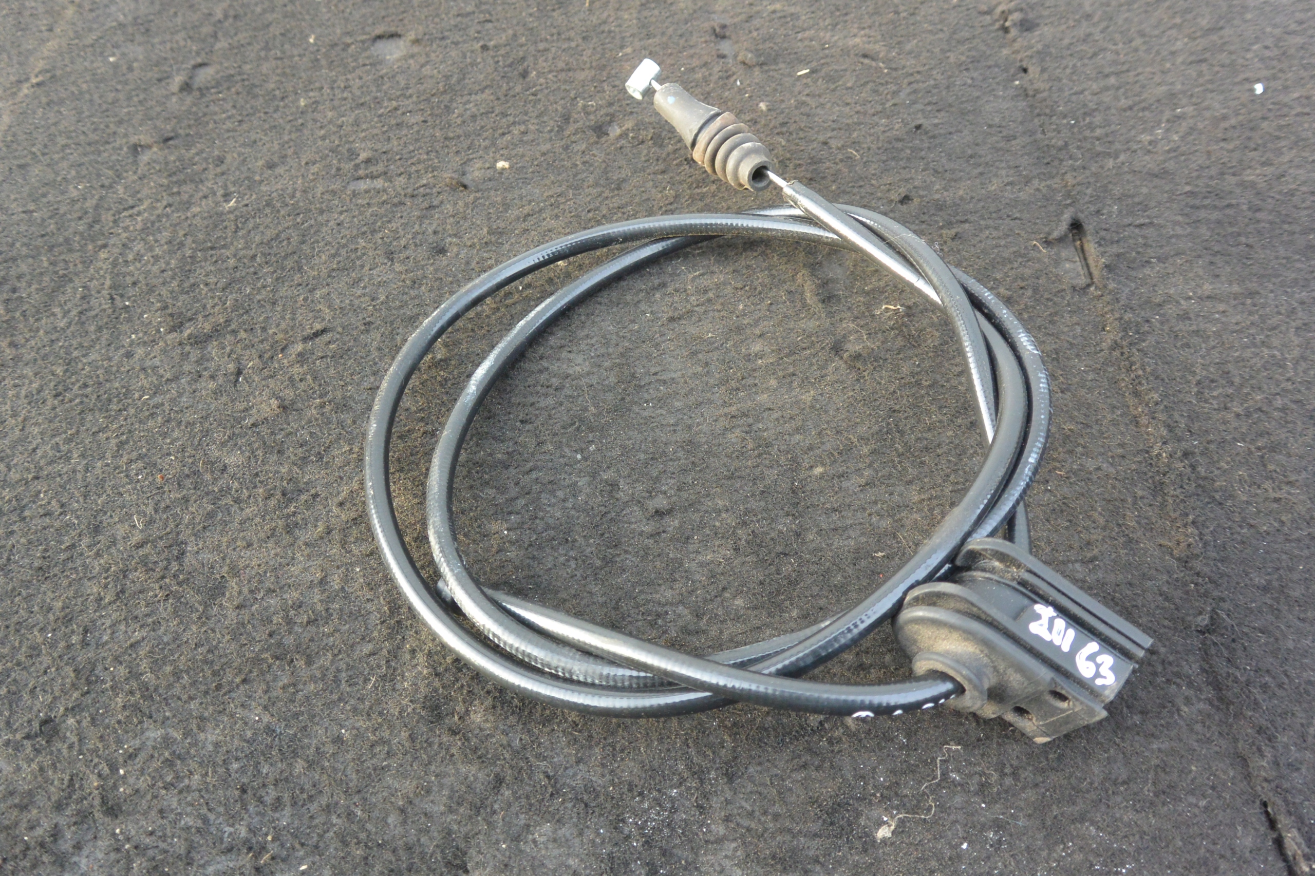 Câble pour l’ouverture du capot MERCEDES-BENZ E-KLASA W211