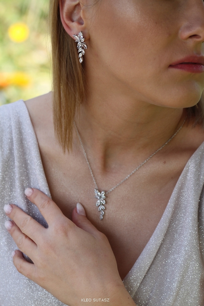 KOMPLET NASZYJNIK KOLCZYKI LIŚCIE ZŁOTY ROSE GOLD Zawartość kompletu Bransoletka Kolczyki