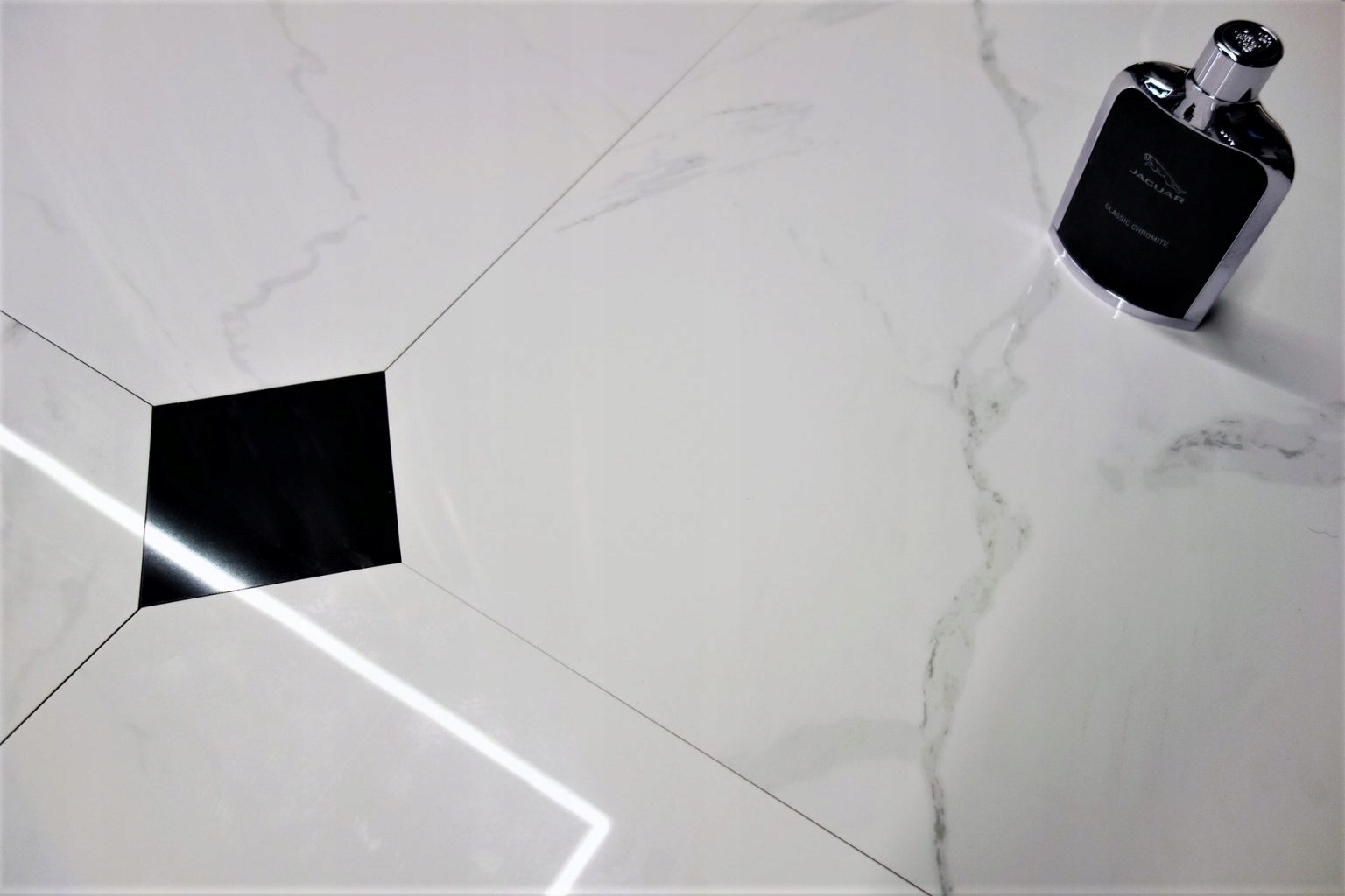 PŁYTKI PODŁOGOWE OKTAGONALNE GRES POLER 60x60cm CARRARA BLANCO BIAŁY MARMUR Długość (cm) 60