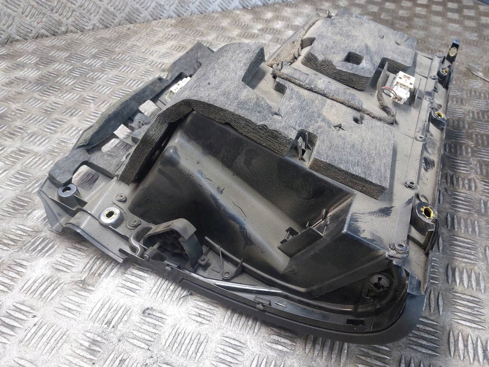 pretinac suvozača suvozača AUDI A3 8P 8P1857035C