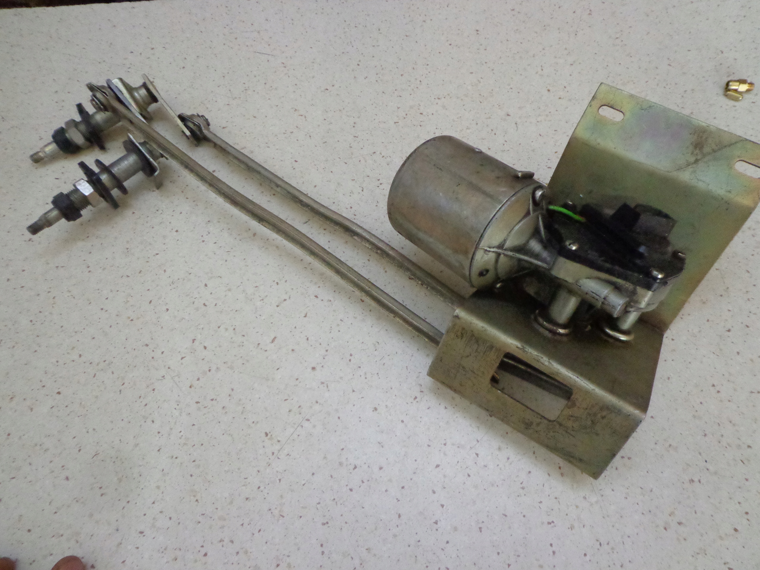 MECHANIZM SILNIK WYCIERACZEK ZUK NOWY FAKTURA Part number 445544554