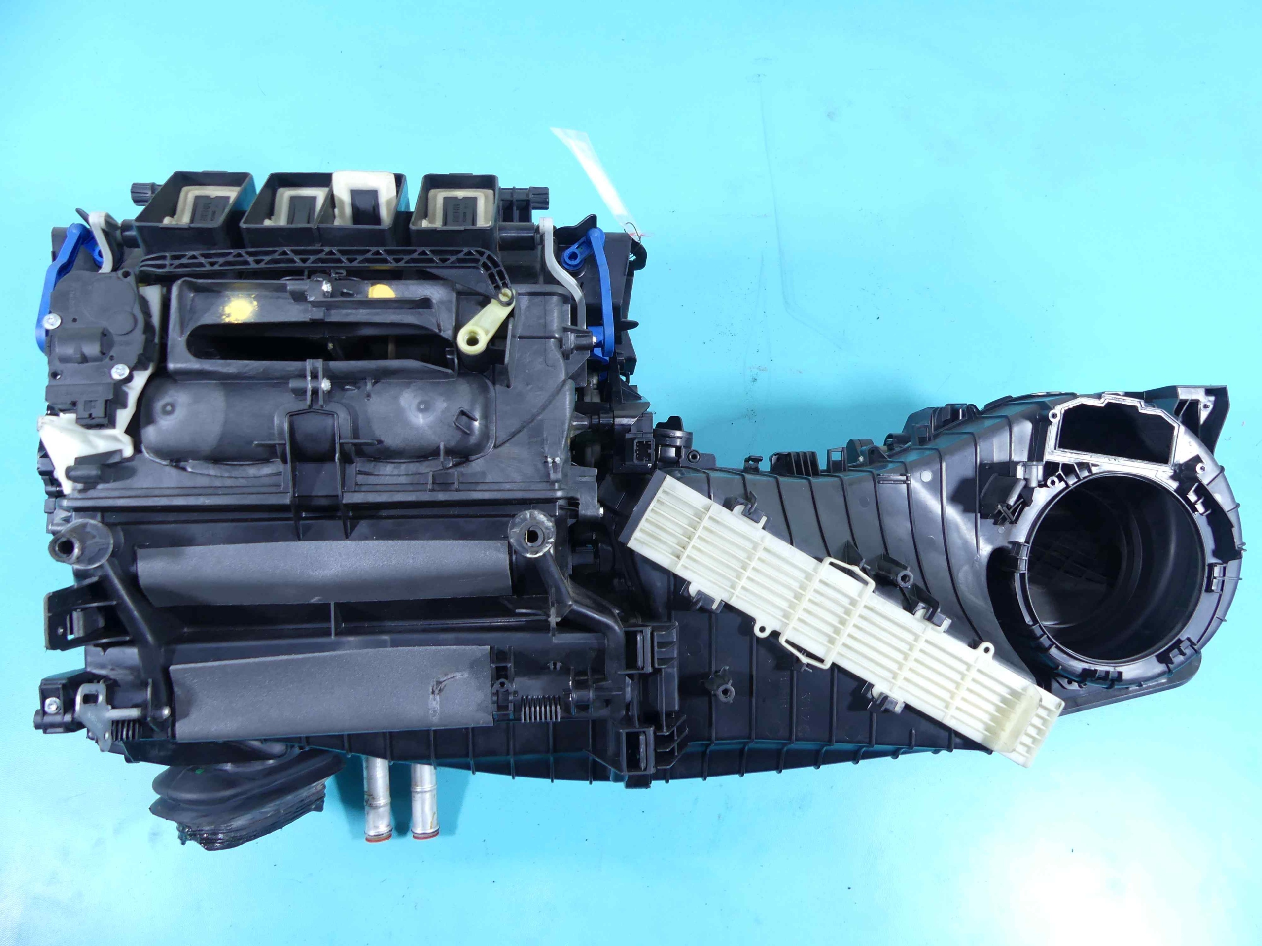 радиатор отопителя Audi A4 B8 8K1820005AG