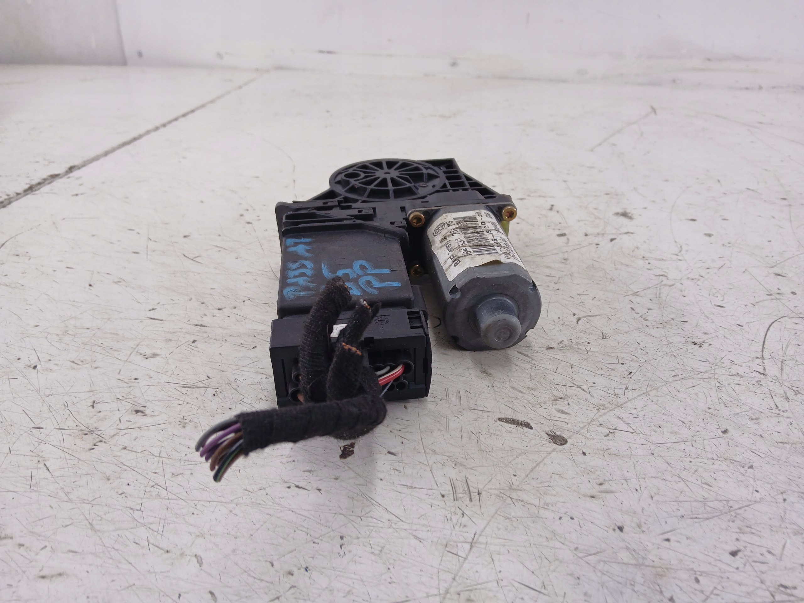 VW PASSAT B5 LIFT mini motor windows right front 3B4837752MS
