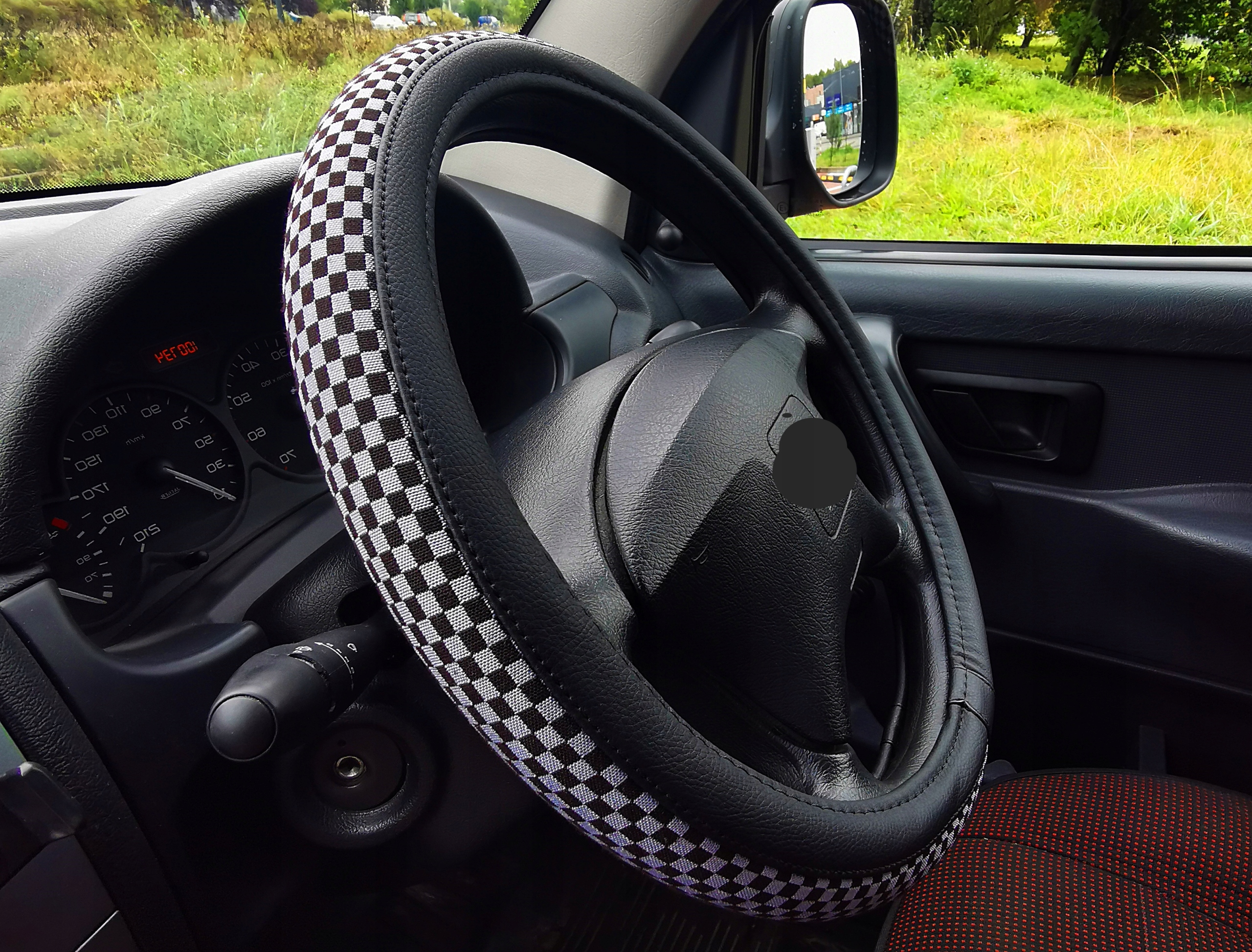 NISSAN MICRA QASHQAI NOTE JUKE TIDA XTRAIL na kierownice skóra SZACHOWNICA Stan opakowania oryginalne