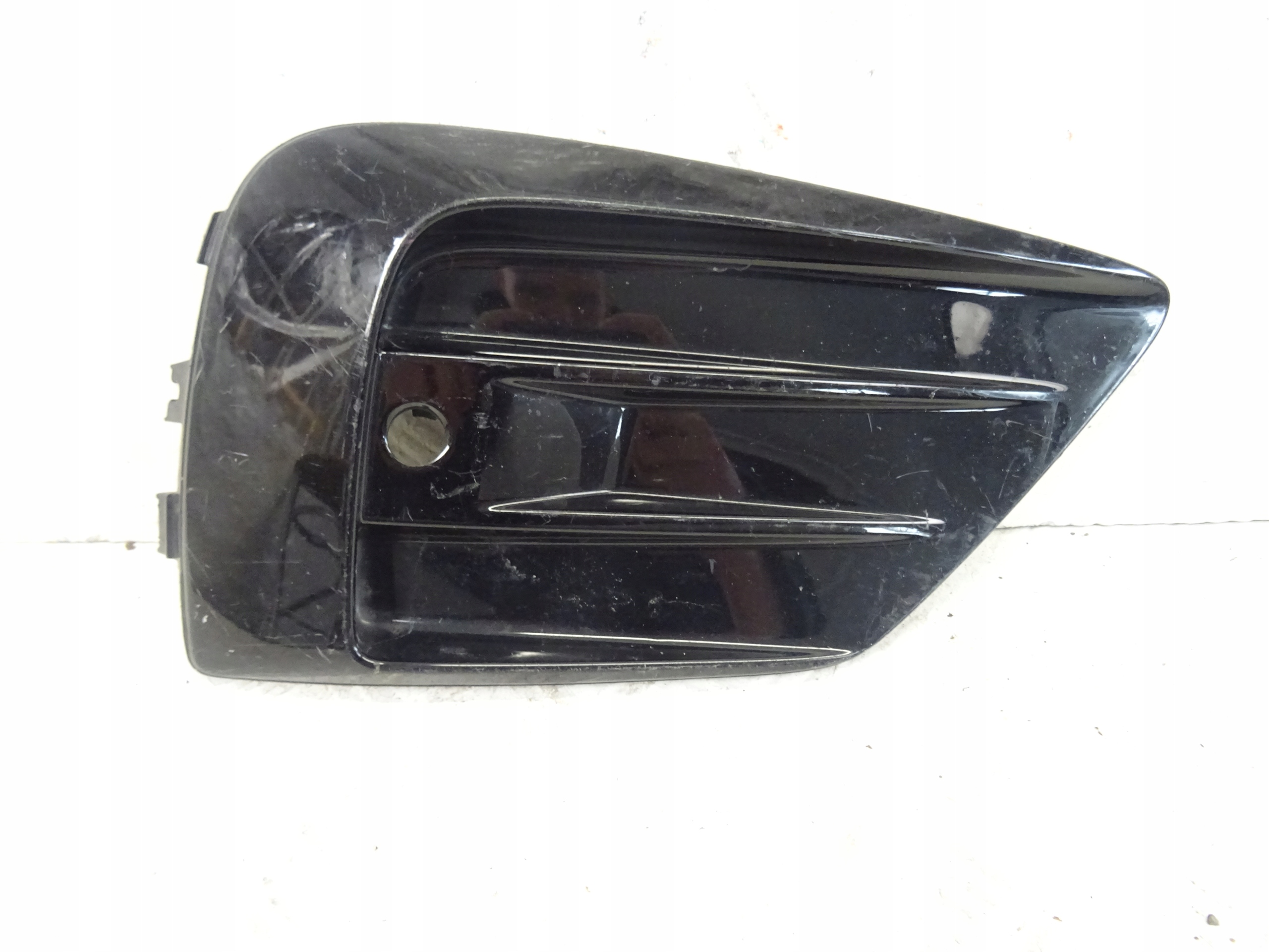 grid of a bumper front front right VOLVO XC60 II R-design 31449129