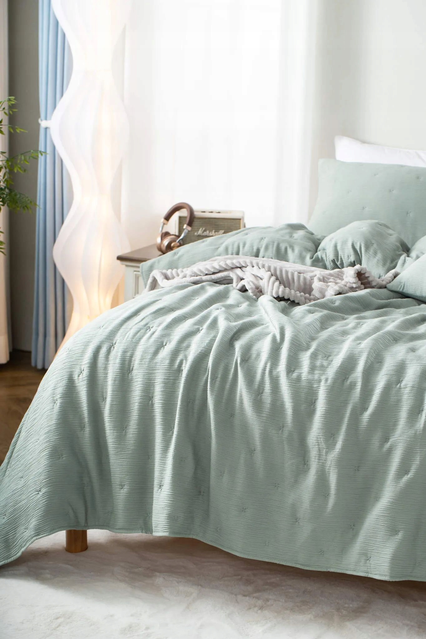 Dekorativní přehoz mušelínová struktura Stella 140x200 šalvějová s výšivkou