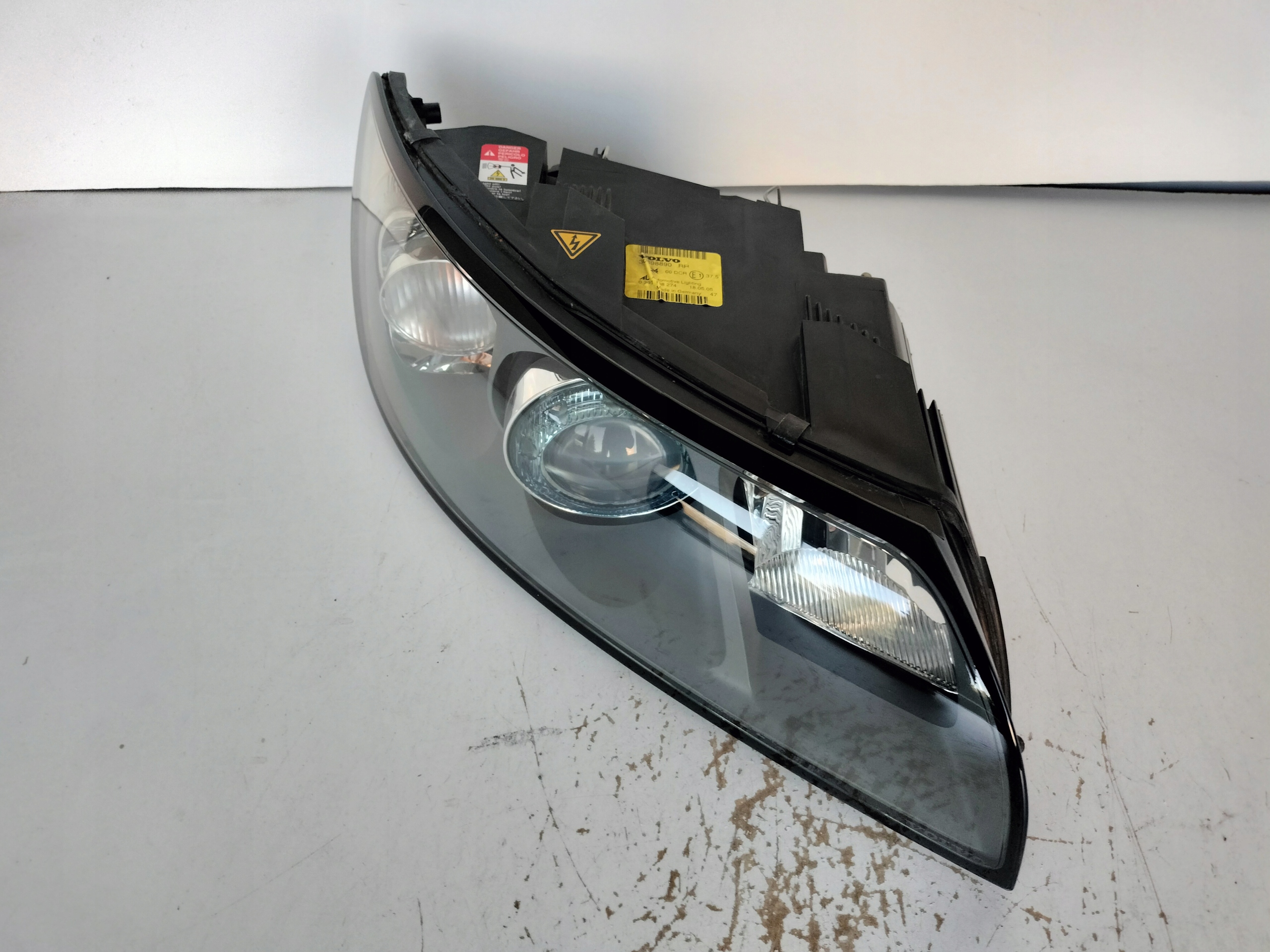 light right REFLEKTOR VOLVO V50 S40 04- XENON