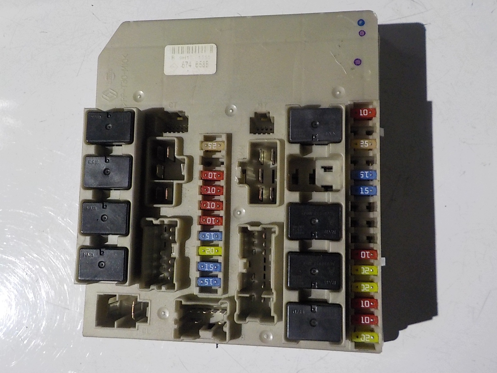RENAULT CLIO III modul BSI UCH 674658B 674 658B USM