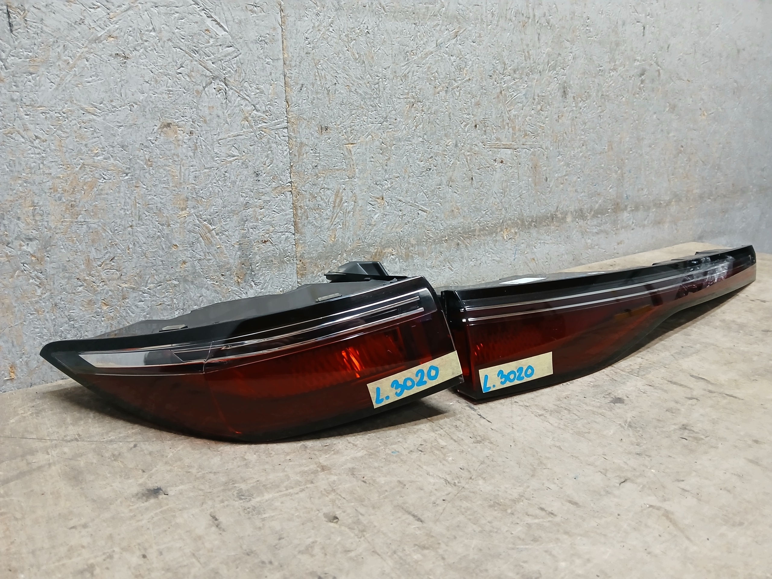 lámpa hátsó bal RENAULT MEGANE V 5 E-TECH E TECH 21- 265555843R 265553806R
