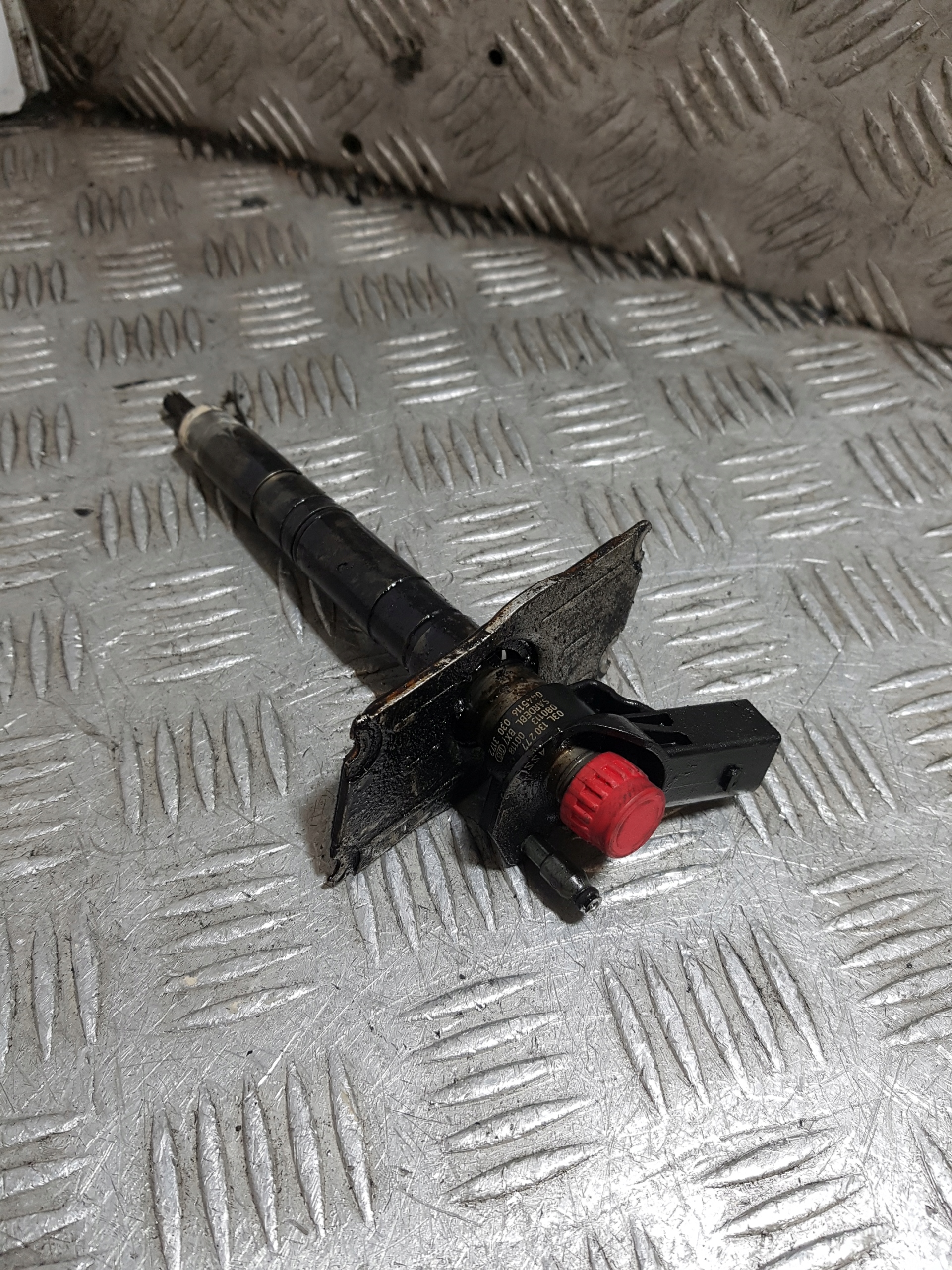 nozzle injector AUDI A4 B8 0445116030 03L130277