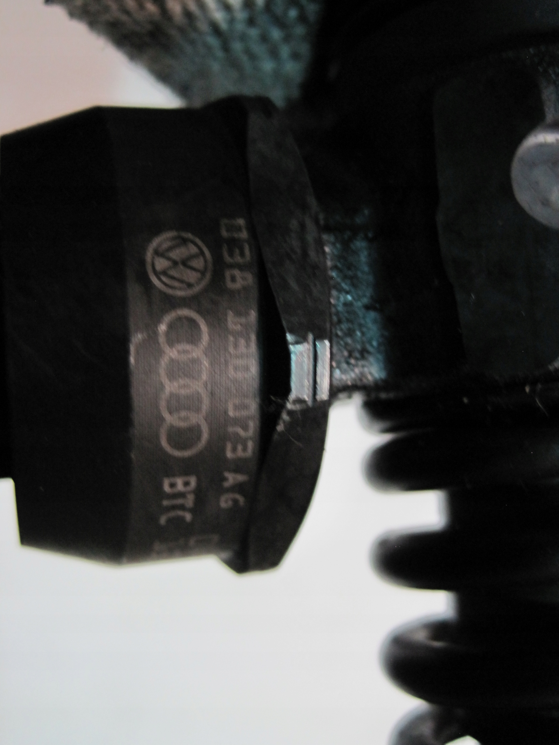 Pumpedüse Einspritzdüse Einspritzdüse VW PASSAT B6 3C0 1,9 038130073AG
