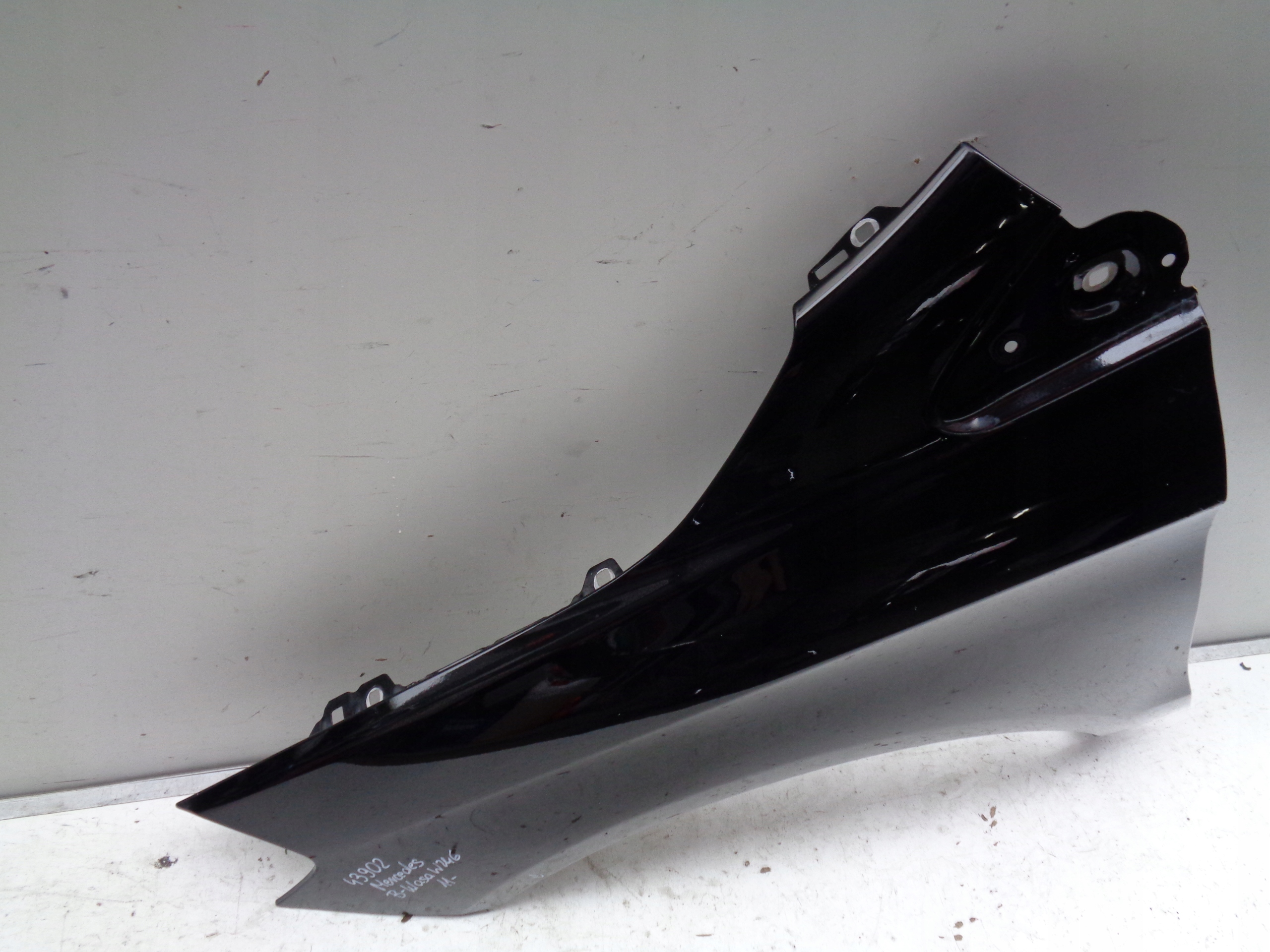 fender left front MERCEDES B-KLASA W246 11- NR 43902