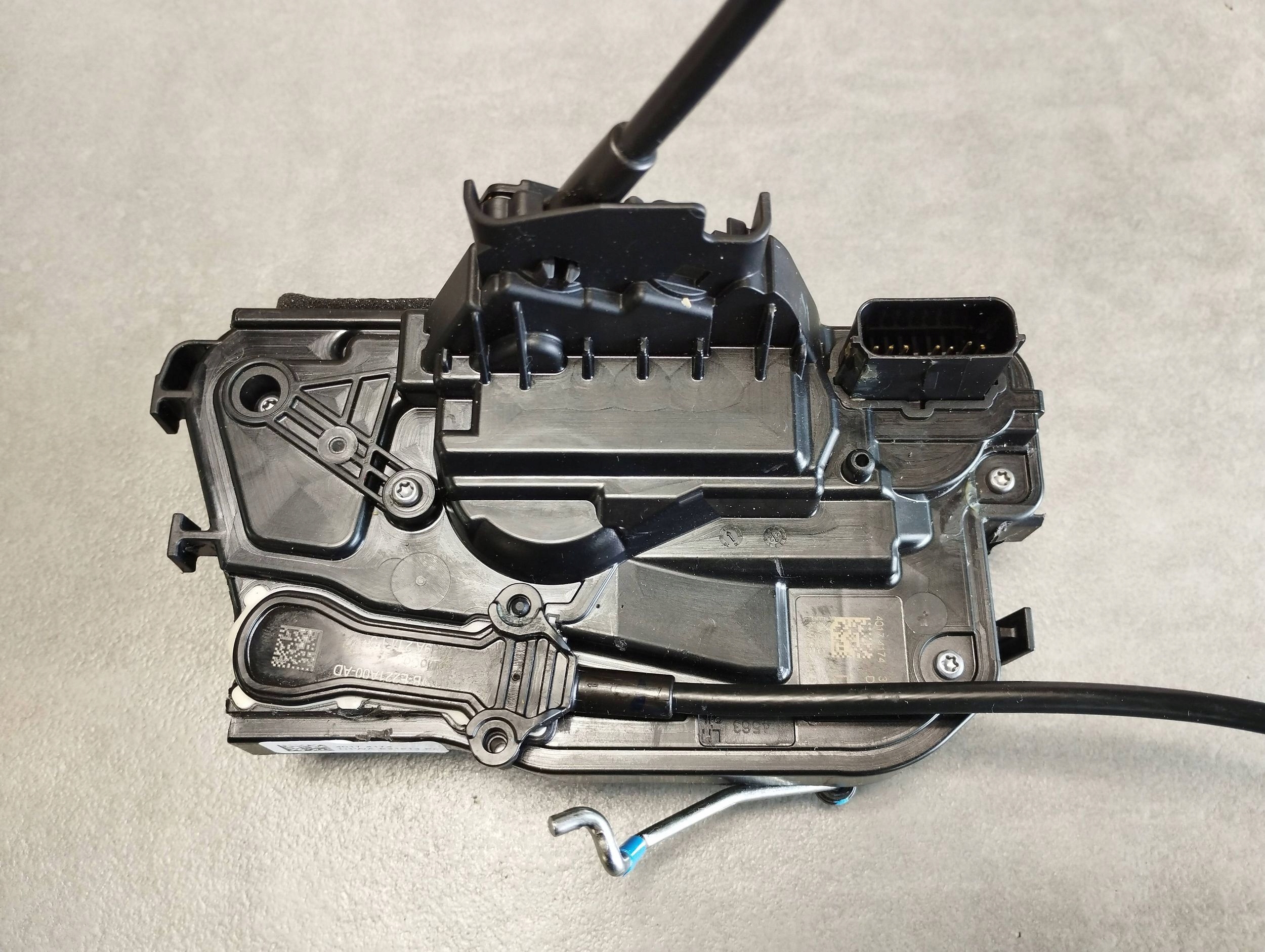 Volkswagen Amarok II 2023 lock left front N1WAE21813PF