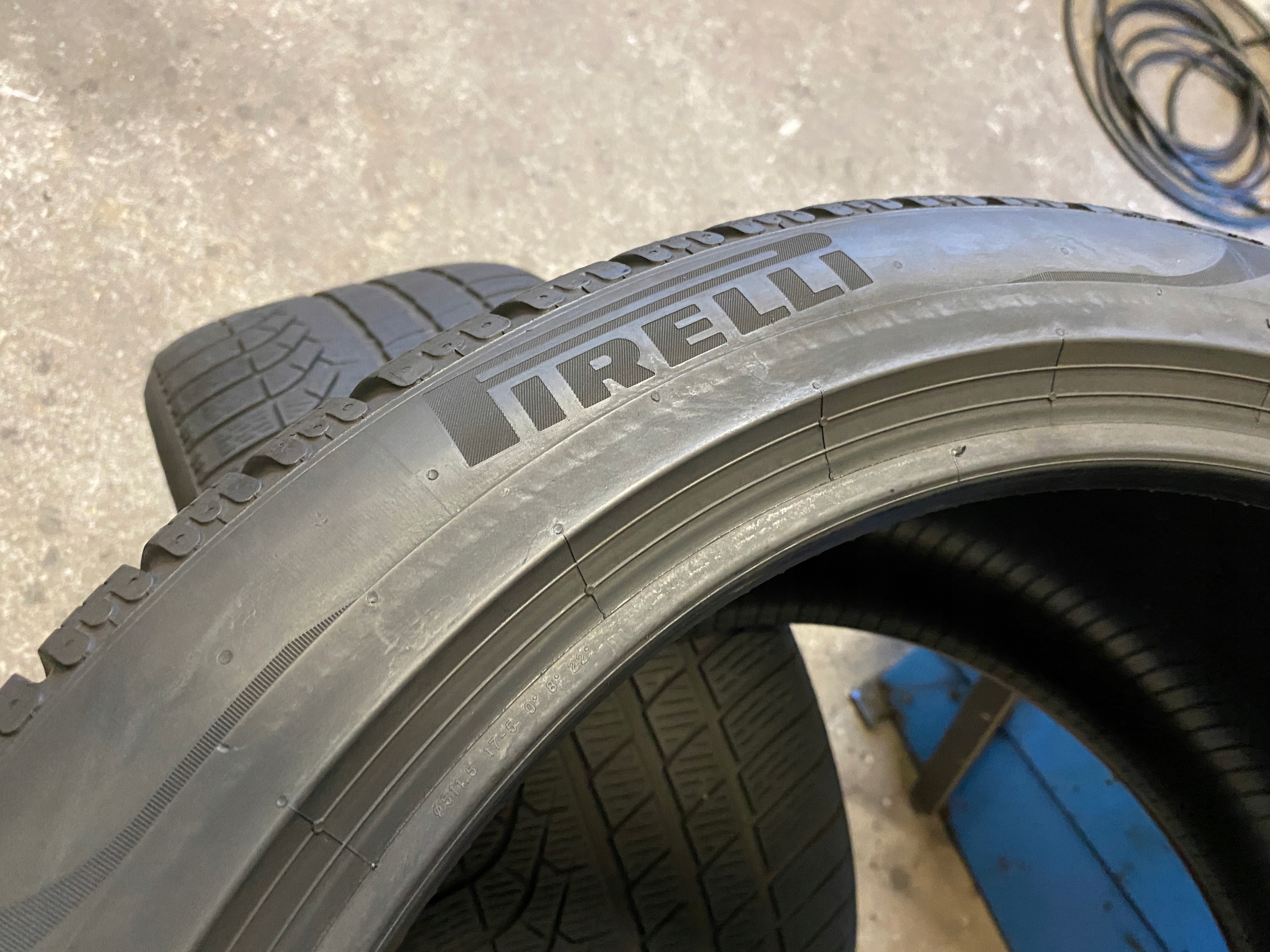 2 tyres winter 285/40R20 108V Pirelli P Zero Winter