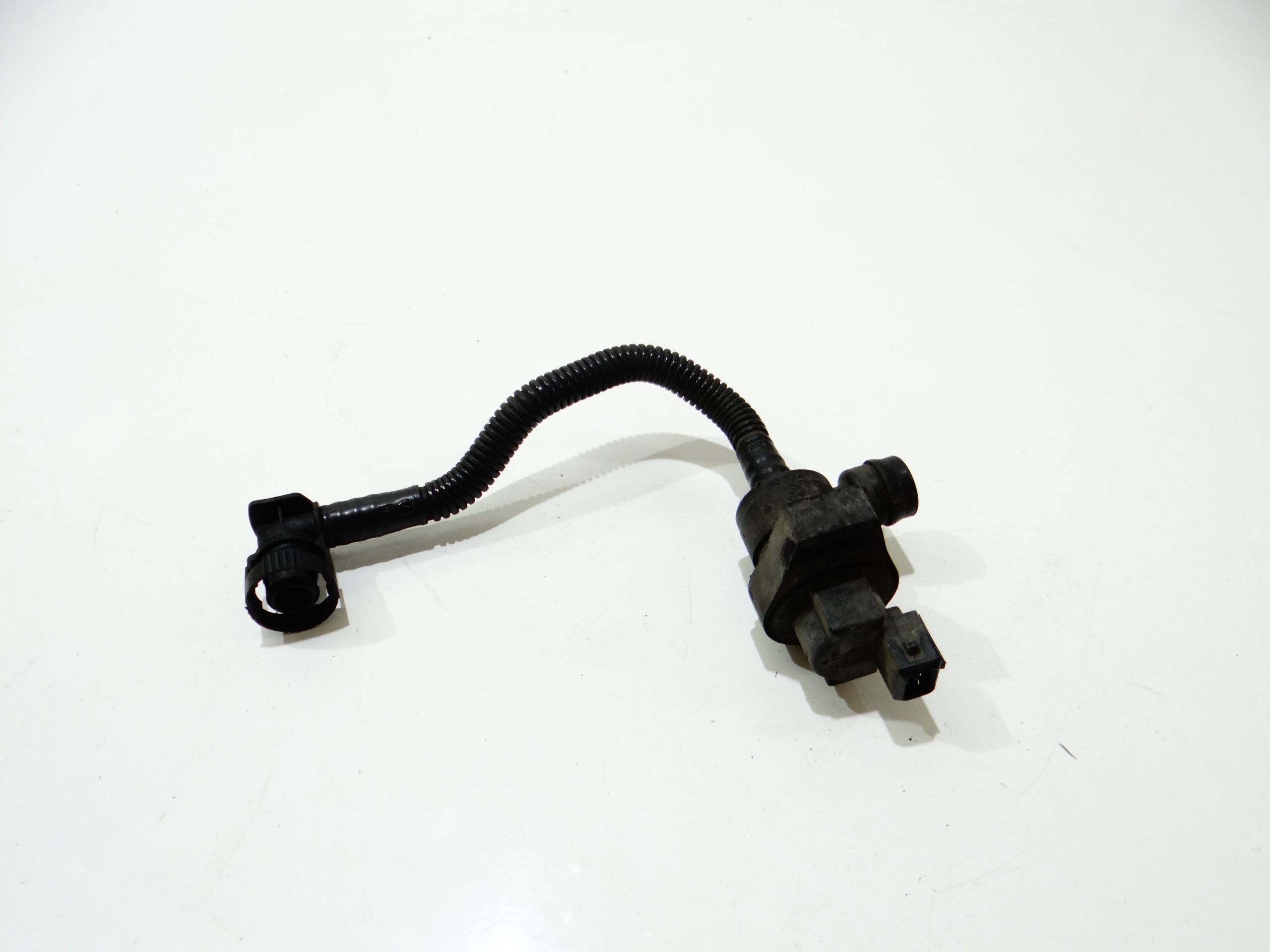VALVOLA a vuoto BMW E60 E83 E90 7512581