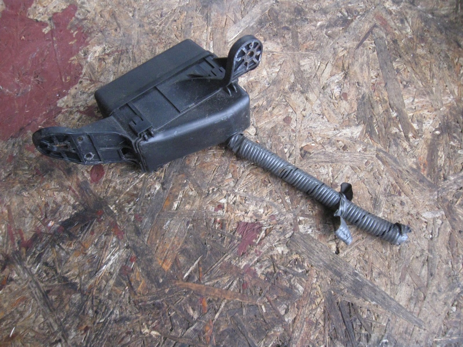 Skrzynka puszka przekaźników LEXUS IS 220 05-10 Producent części Lexus OE