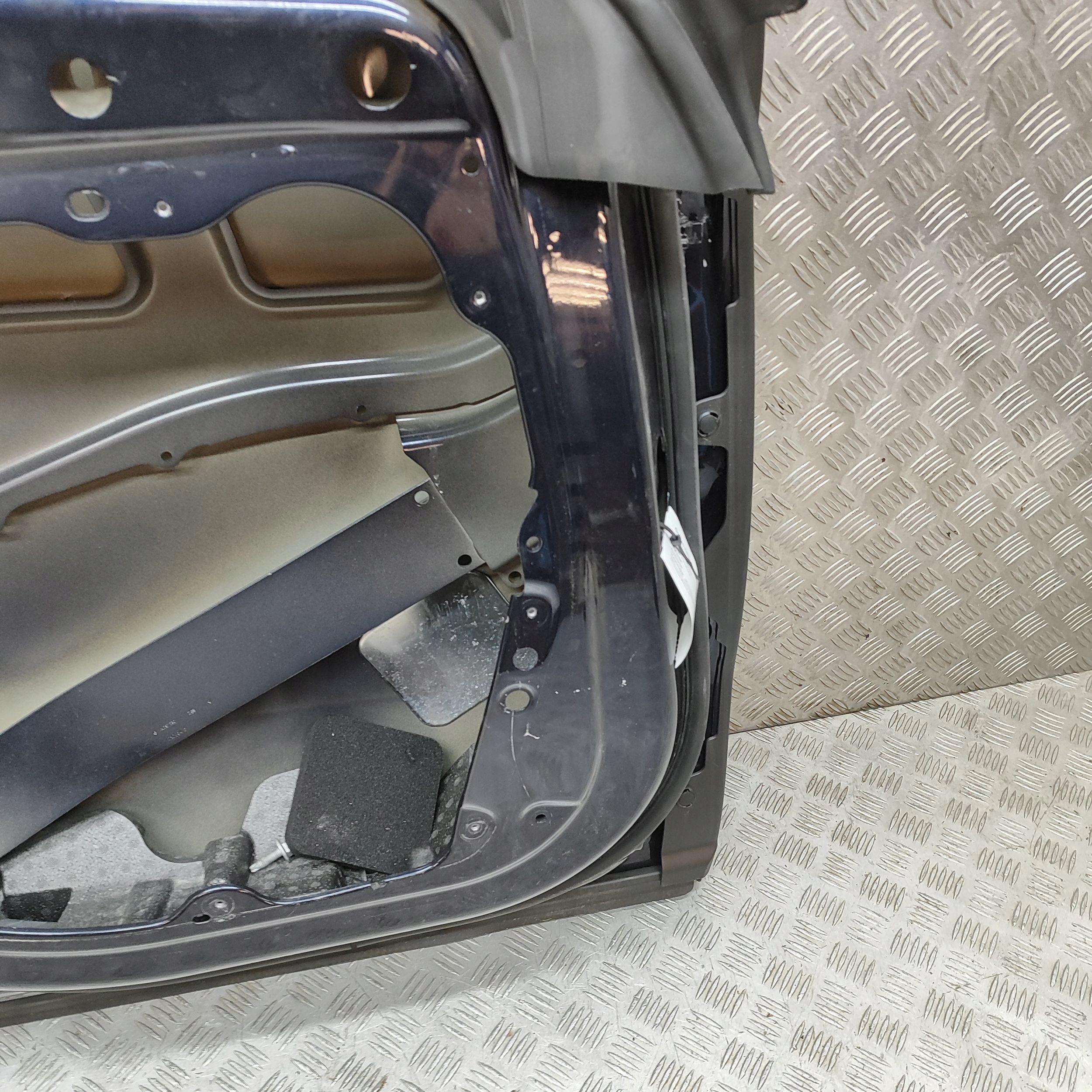 Mercedes-Benz EQS V297 2022 Lewa strona Drzwi tylne Producent części Mercedes-Benz OE