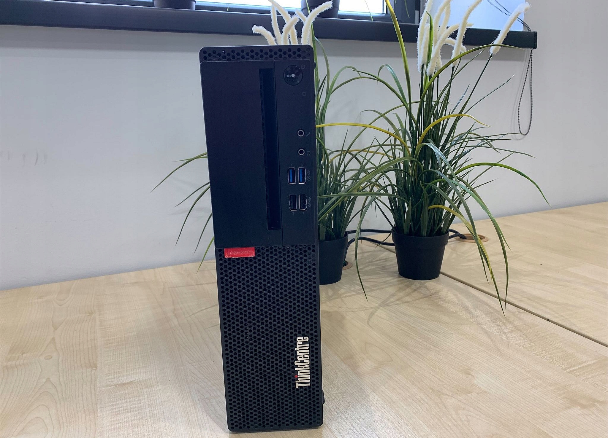 Zestaw M725s A10 3.8GHz R7 8/240SSD Monitor19 W10 Model procesora AMD A10-8770