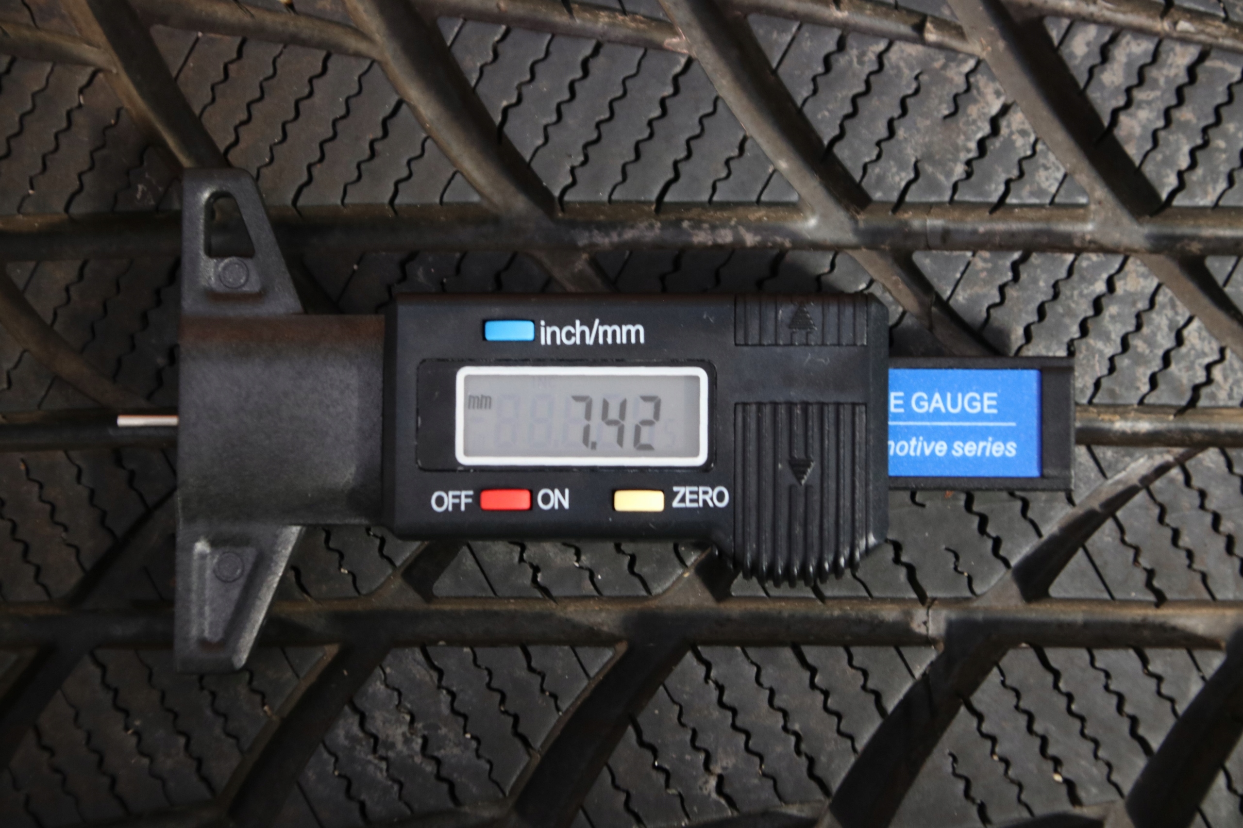 BMW F30 F31 F32 F33 F36 KOŁA ZIMOWE FELGI OPONY Kolor Srebrny