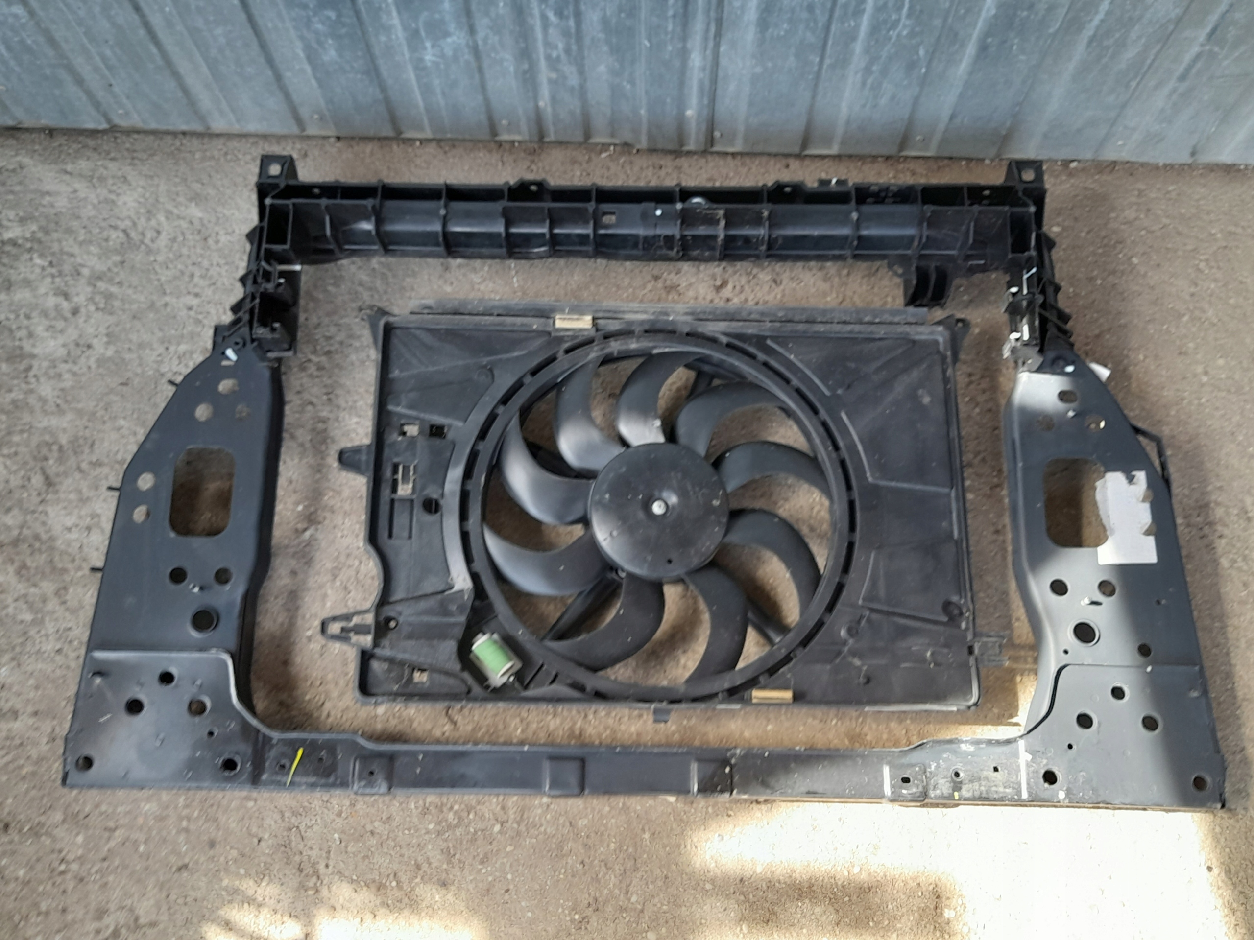 PAS PRZÓD+WENTYLATOR JEEP RENEGADE 2014->