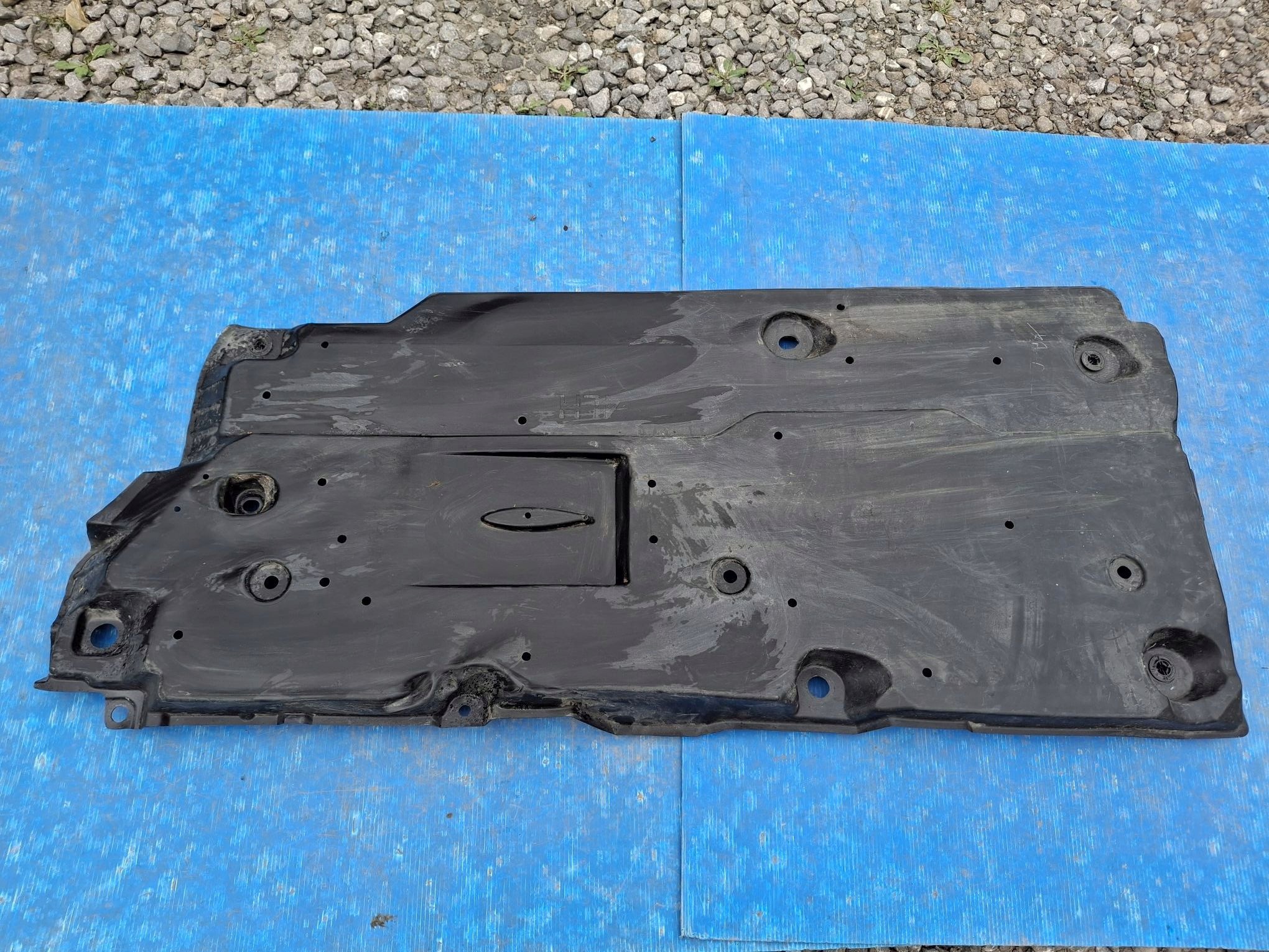 cover chassis left TOYOTA CH-R II 2023R->