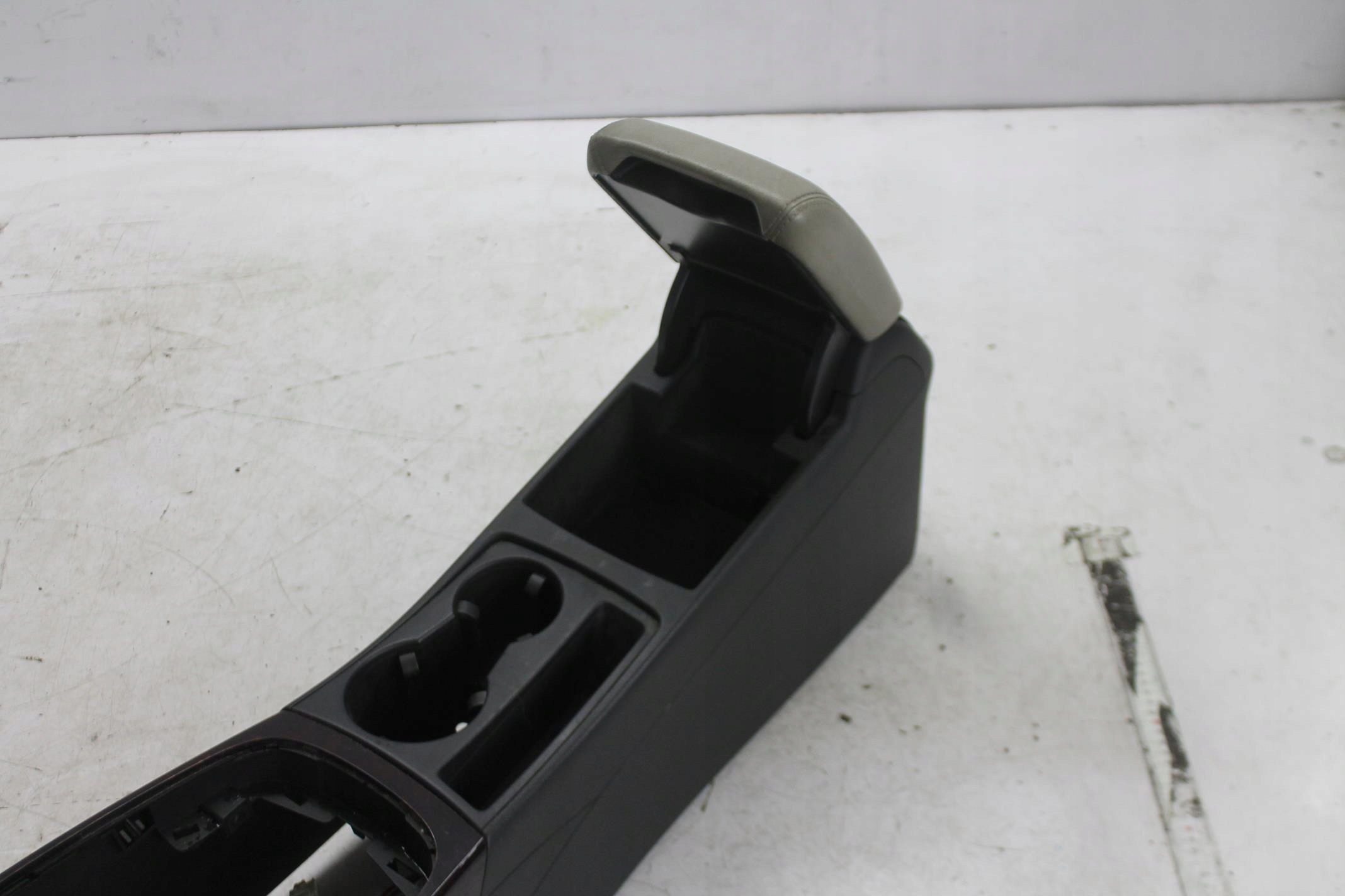 TUNEL central armrest leather AUDI A5 8T 09
