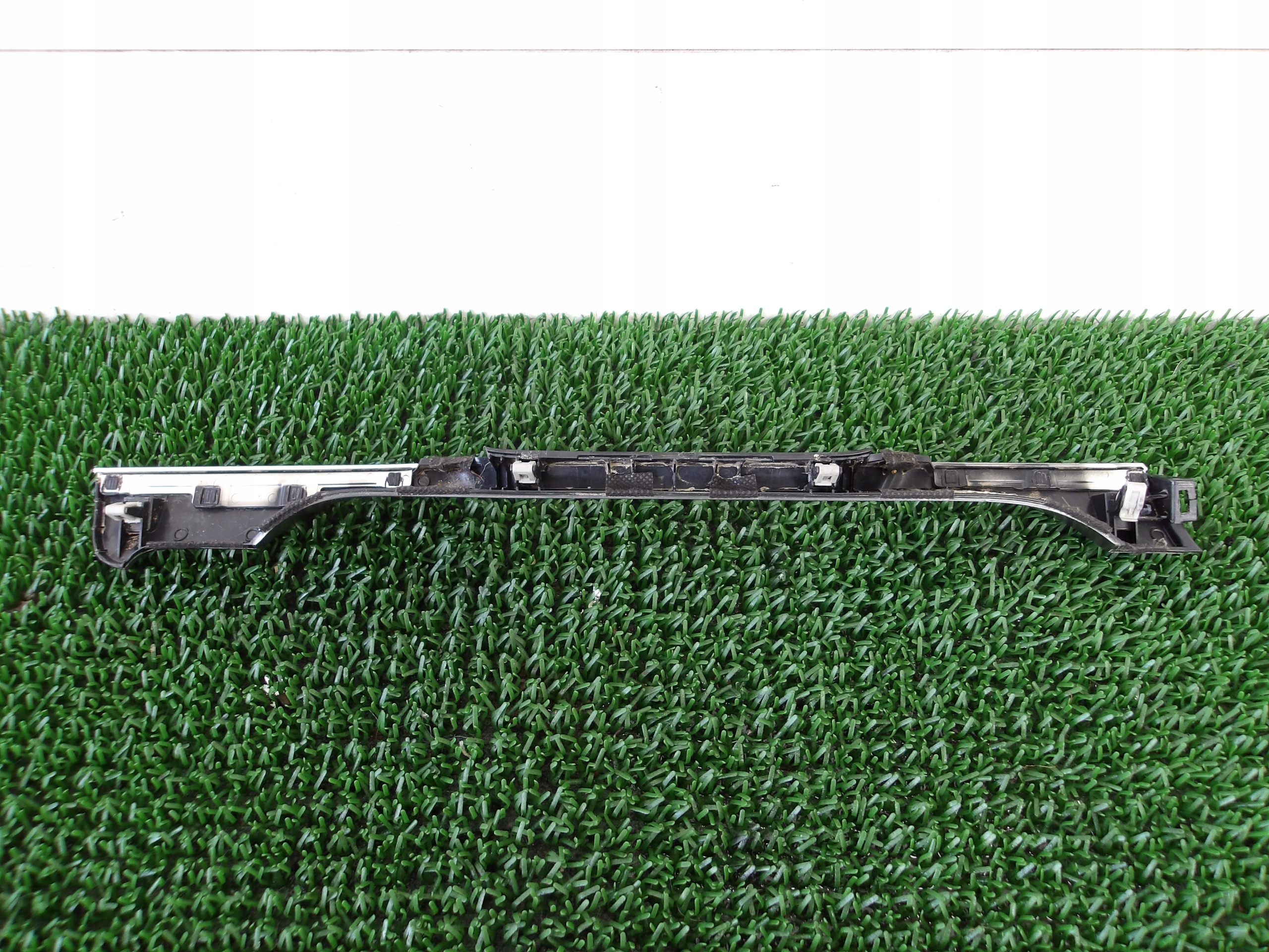 KIA SORENTO IV 20-23 moulding below dials DEKOR OE