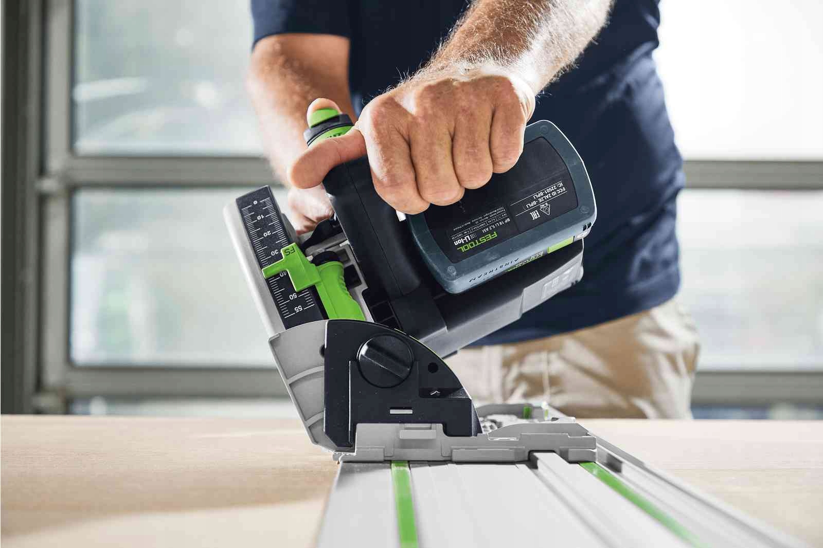 FESTOOL ZAGŁĘBIARKA AKUMULATOROWA TSC KEBI-PLUS XL ZESTAW 2 AKUMULATORY XXL Napięcie akumulatora 18 V