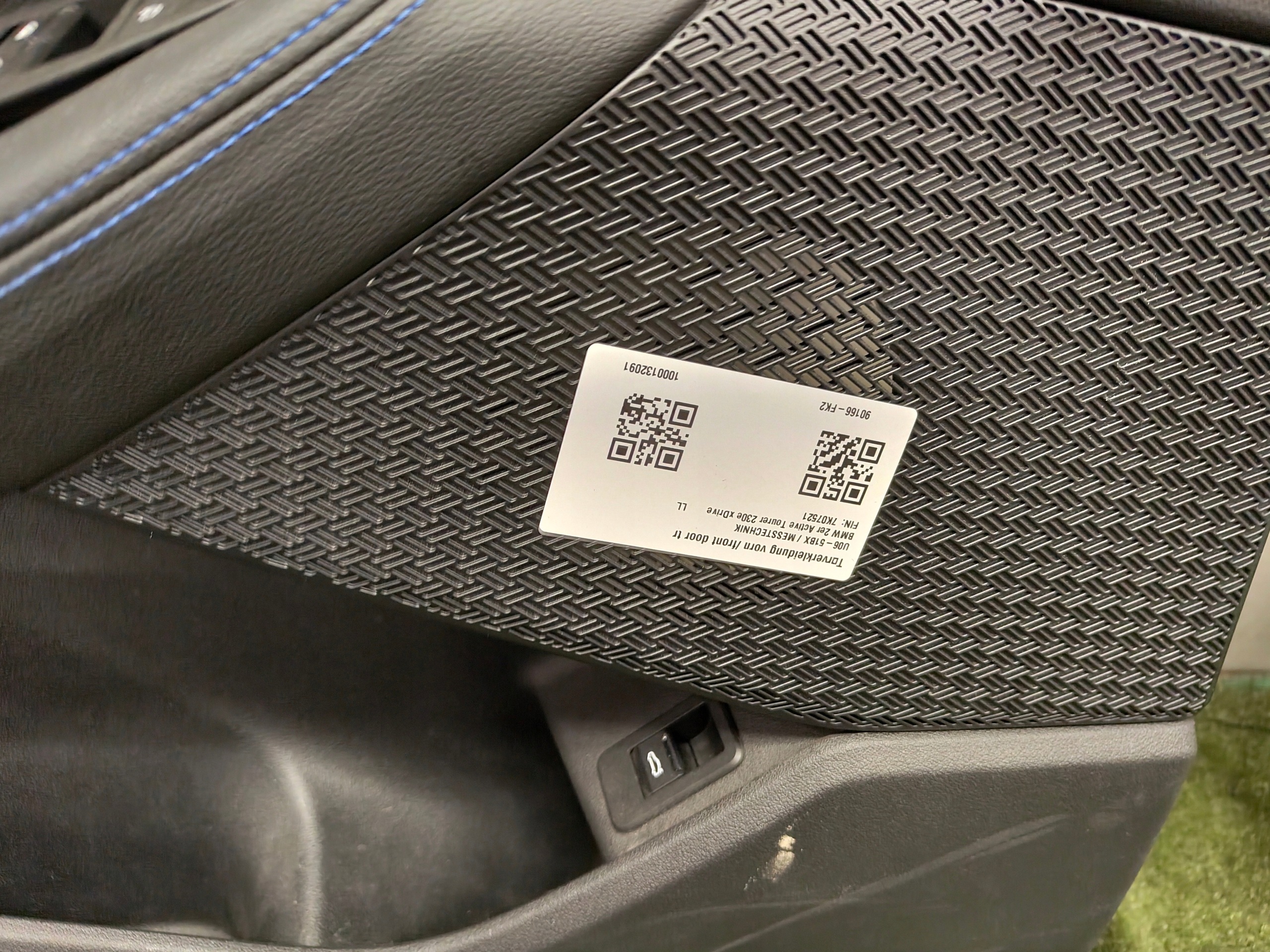 BMW 2 U06 side side upholstery door KOMPLET