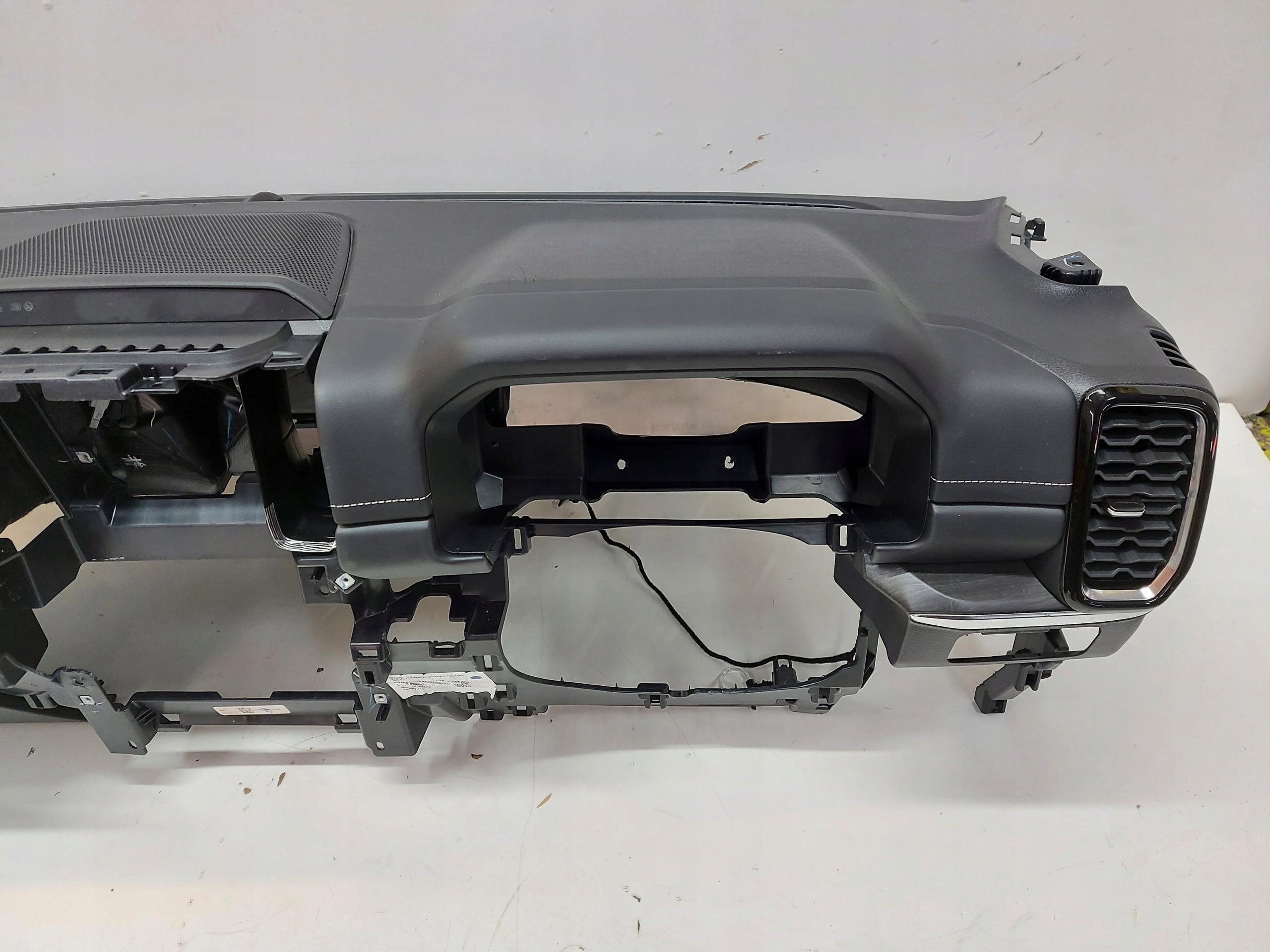 Ford Ranger VI 6 2024r cockpit dashboard instrument panel UK