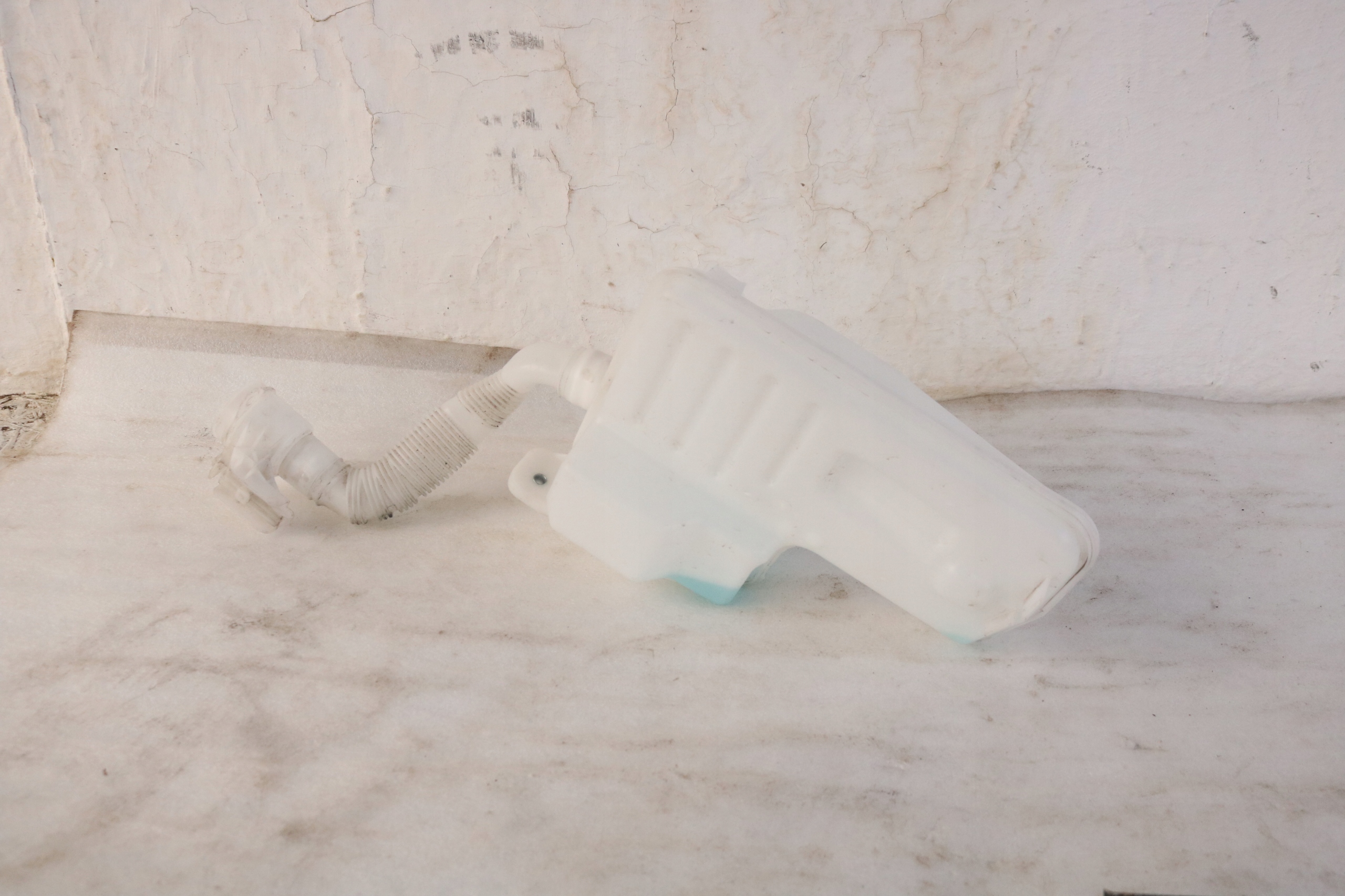 5Q0955453T 5Q0955448AP - AUDI VW SKODA БАЧОК ОМИВАЧА