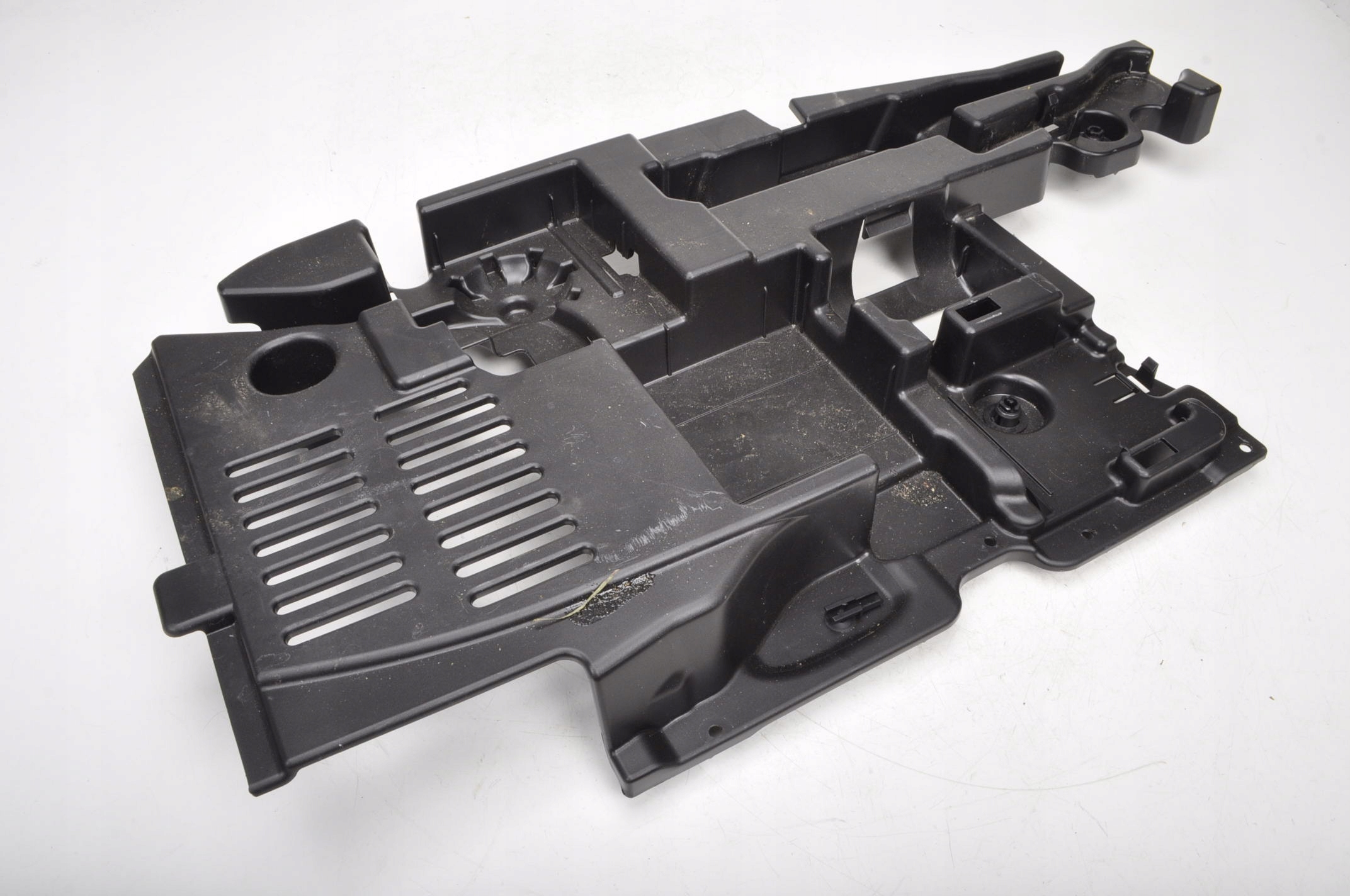 MERCEDES W177 WKŁAD BAGAZNIKA A1778902100 20R