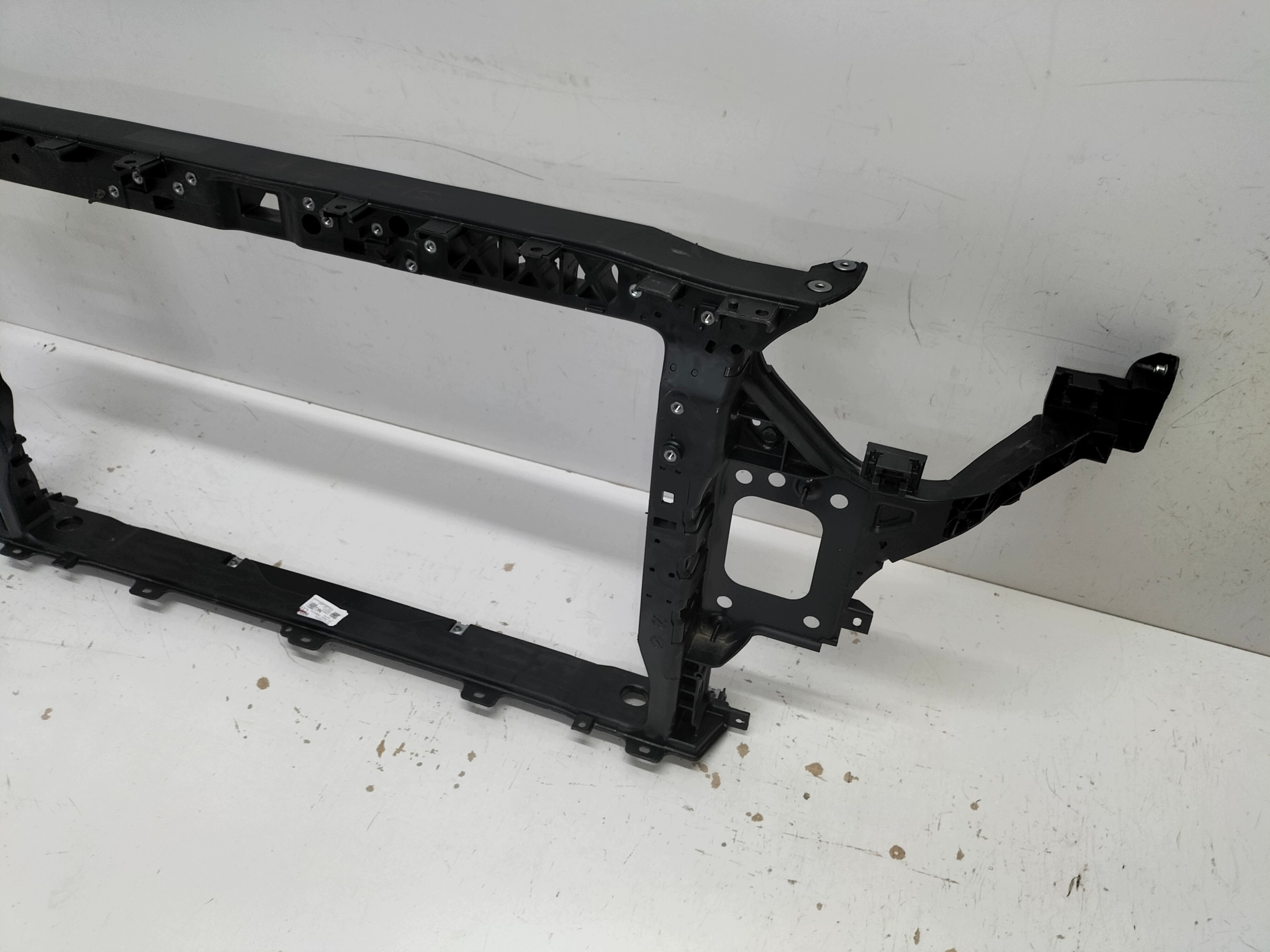 support panel for radiators pillar iron front KIA CEED III 18- zakuty , patrz numer