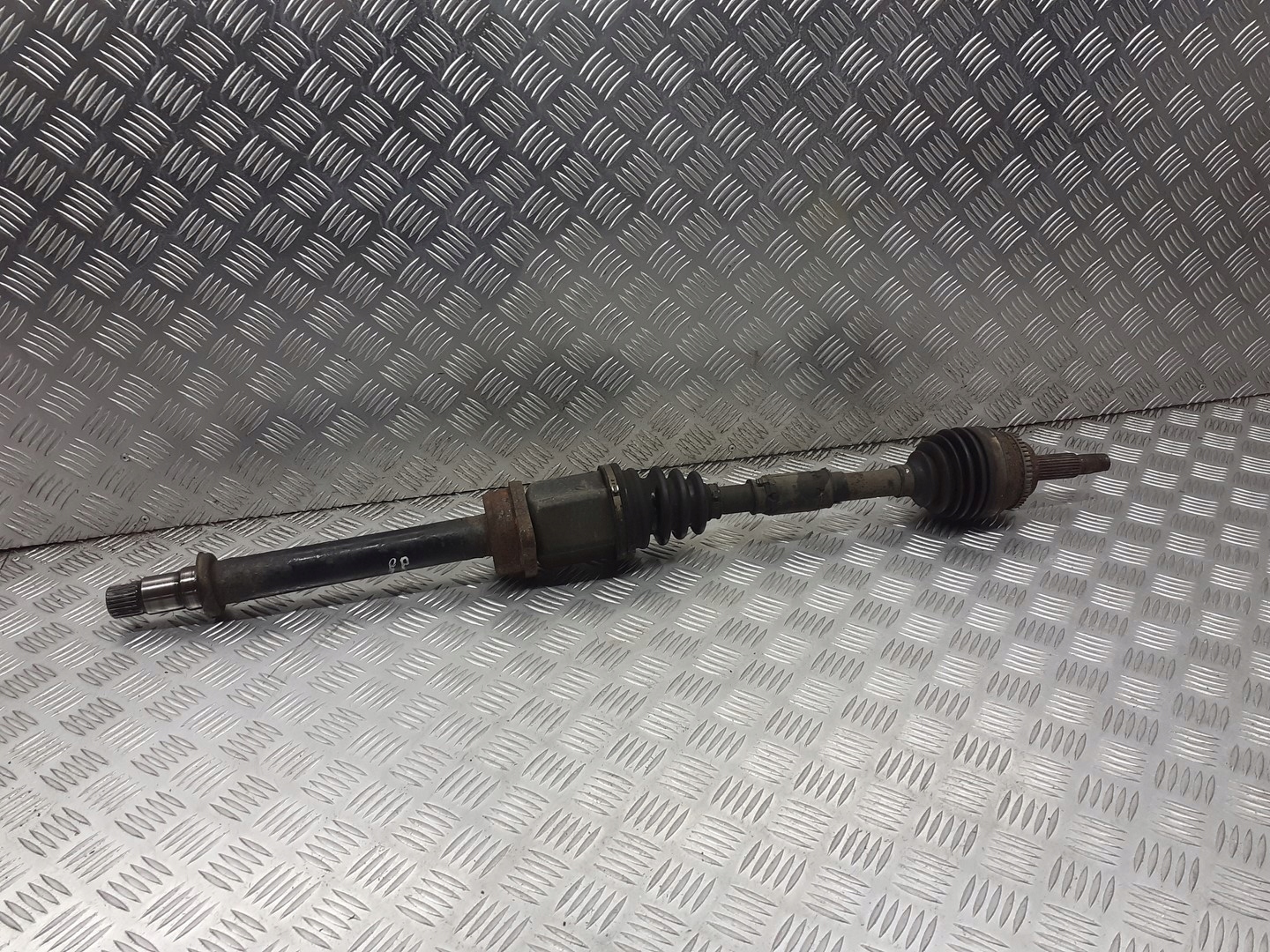 PÓŁOŚ PRAWA DŁUGA TOYOTA AVENSIS T25 2.0 VVTI