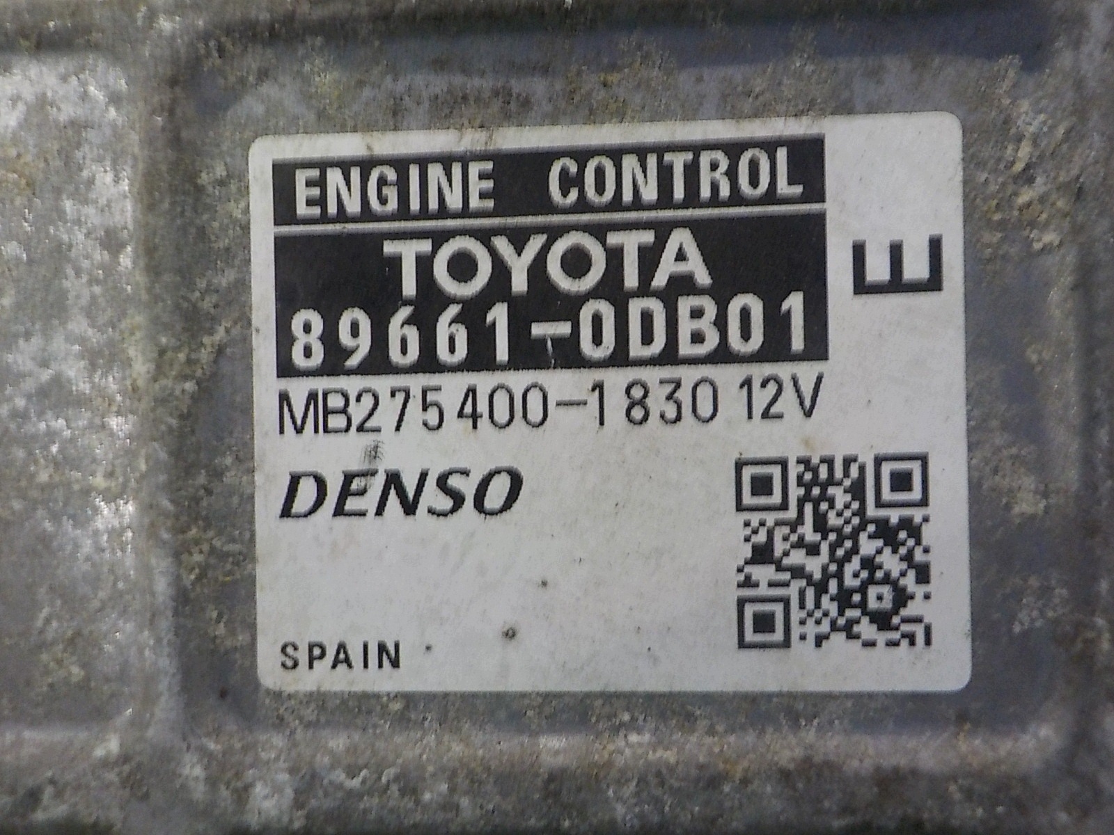 TOYOTA YARIS II computer control unit 89661-0DB01 MB275400-1830