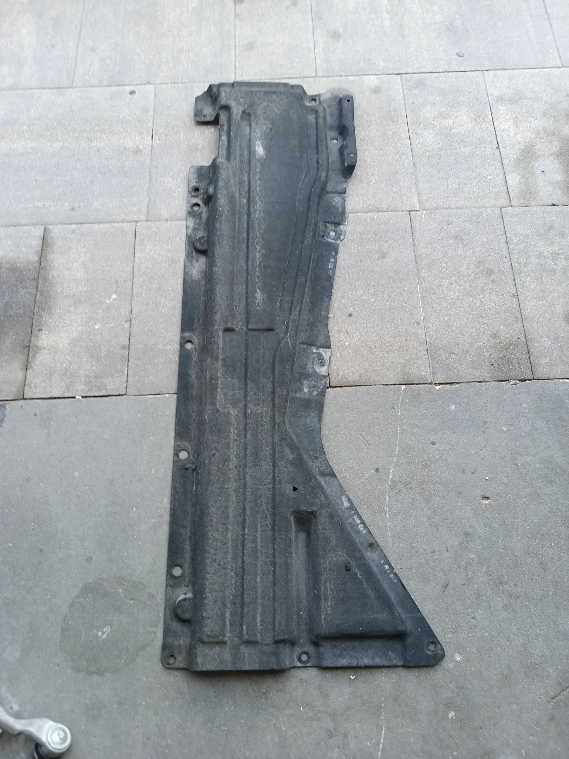 osłona podwozia prawa BMW X5 F15 Numer katalogowy części 7308672