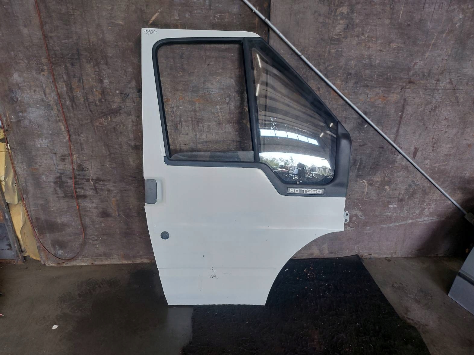 DRZWI KOMPLETNE PRAWY PRZÓD TRANSIT V 2002R