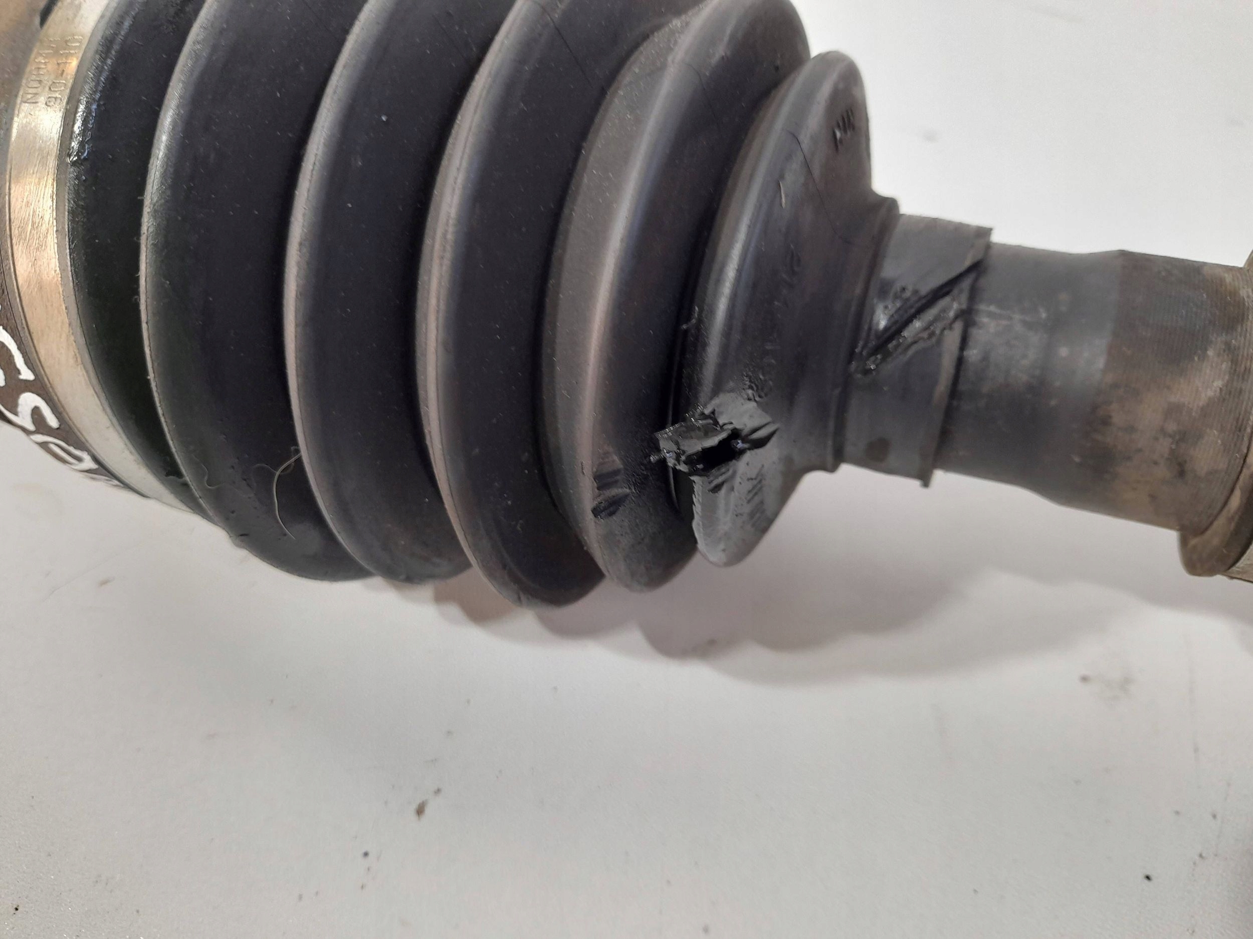Nissan X-Trail T32 semi-axis front right 391004BE4B (P733)